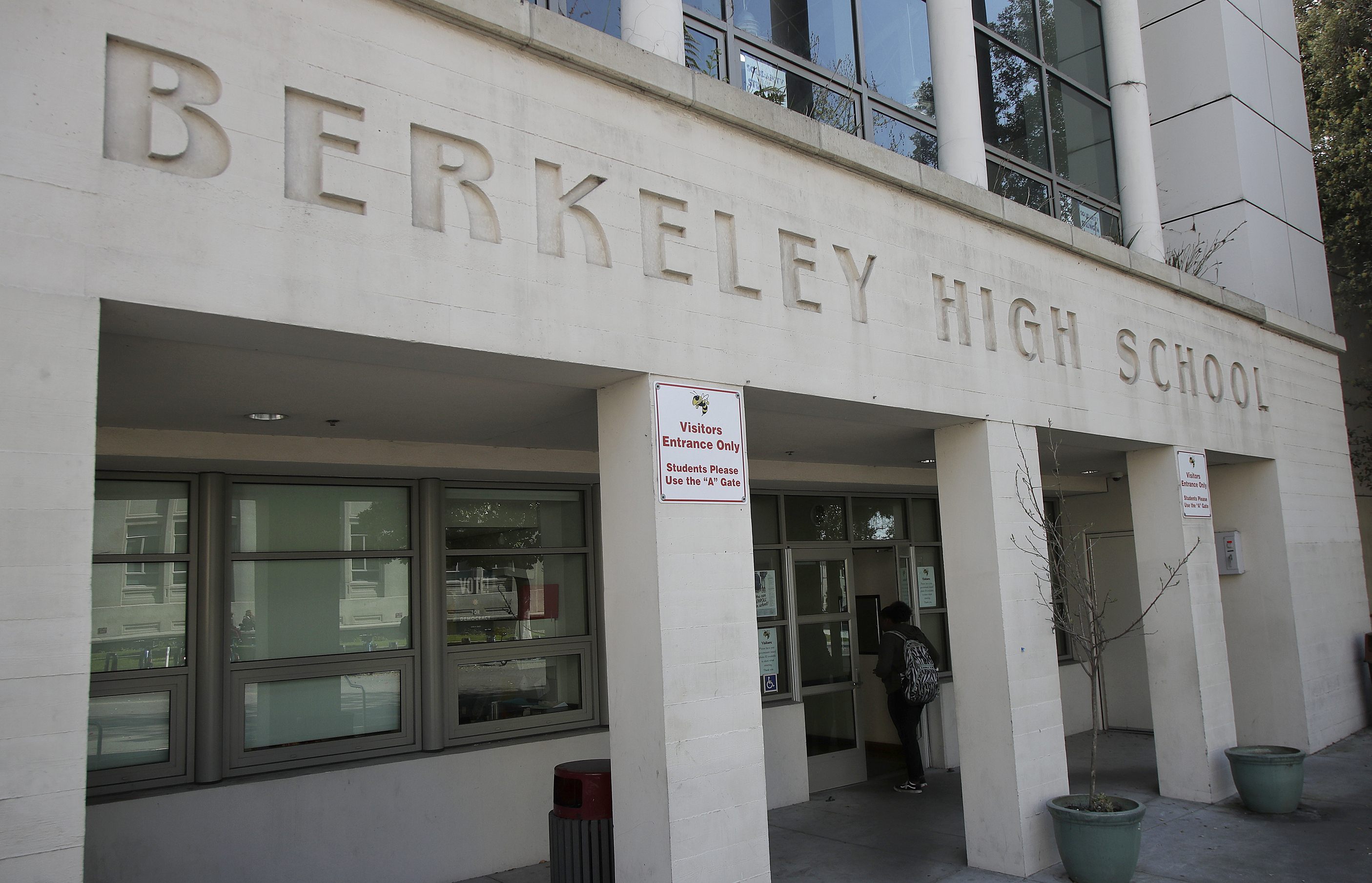 Berkeley High School mass shooting plot: Questions remain - Vimarsana News