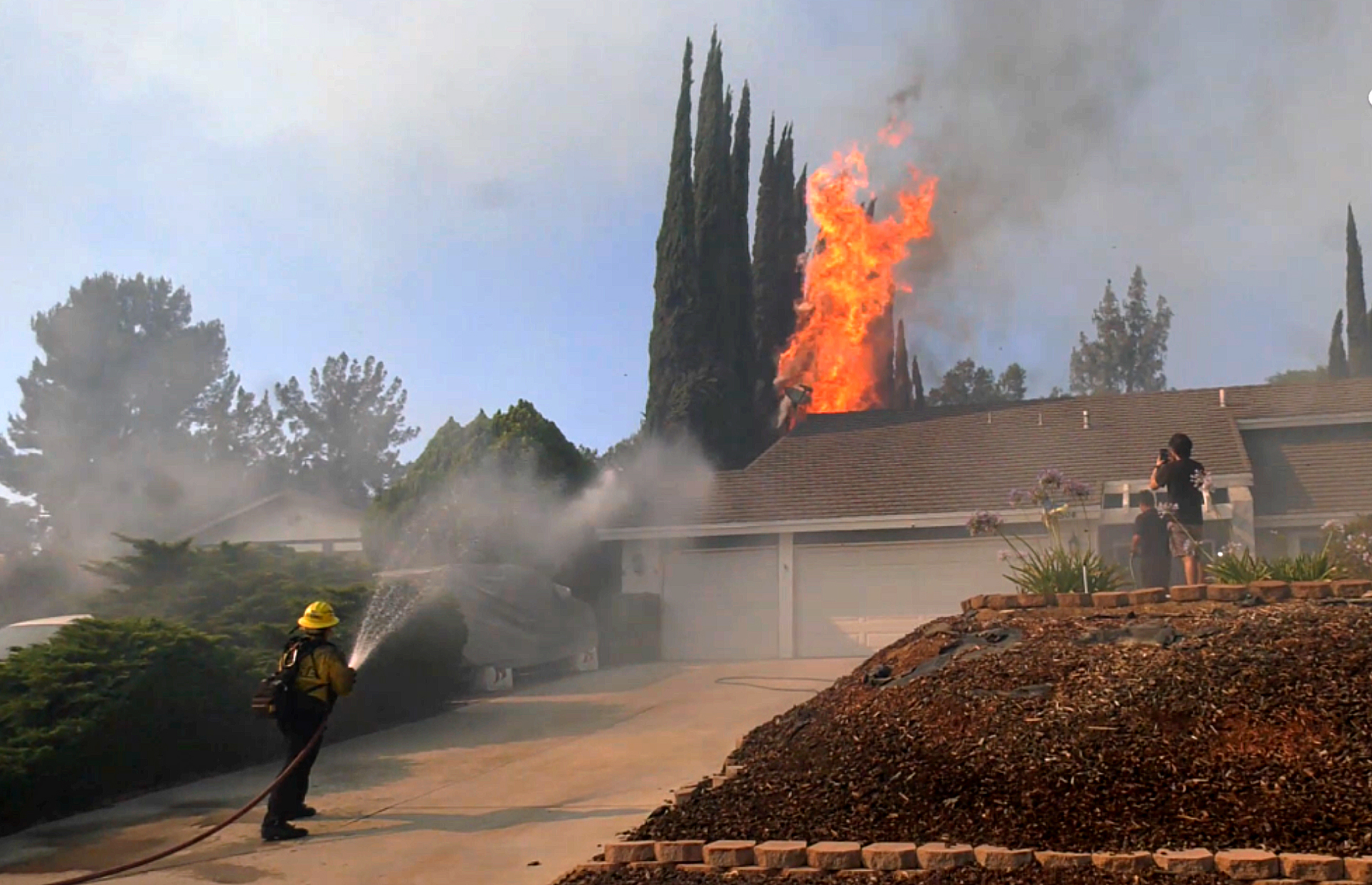 Fire in Jurupa Valley prompts mandatory evacuations - Vimarsana News