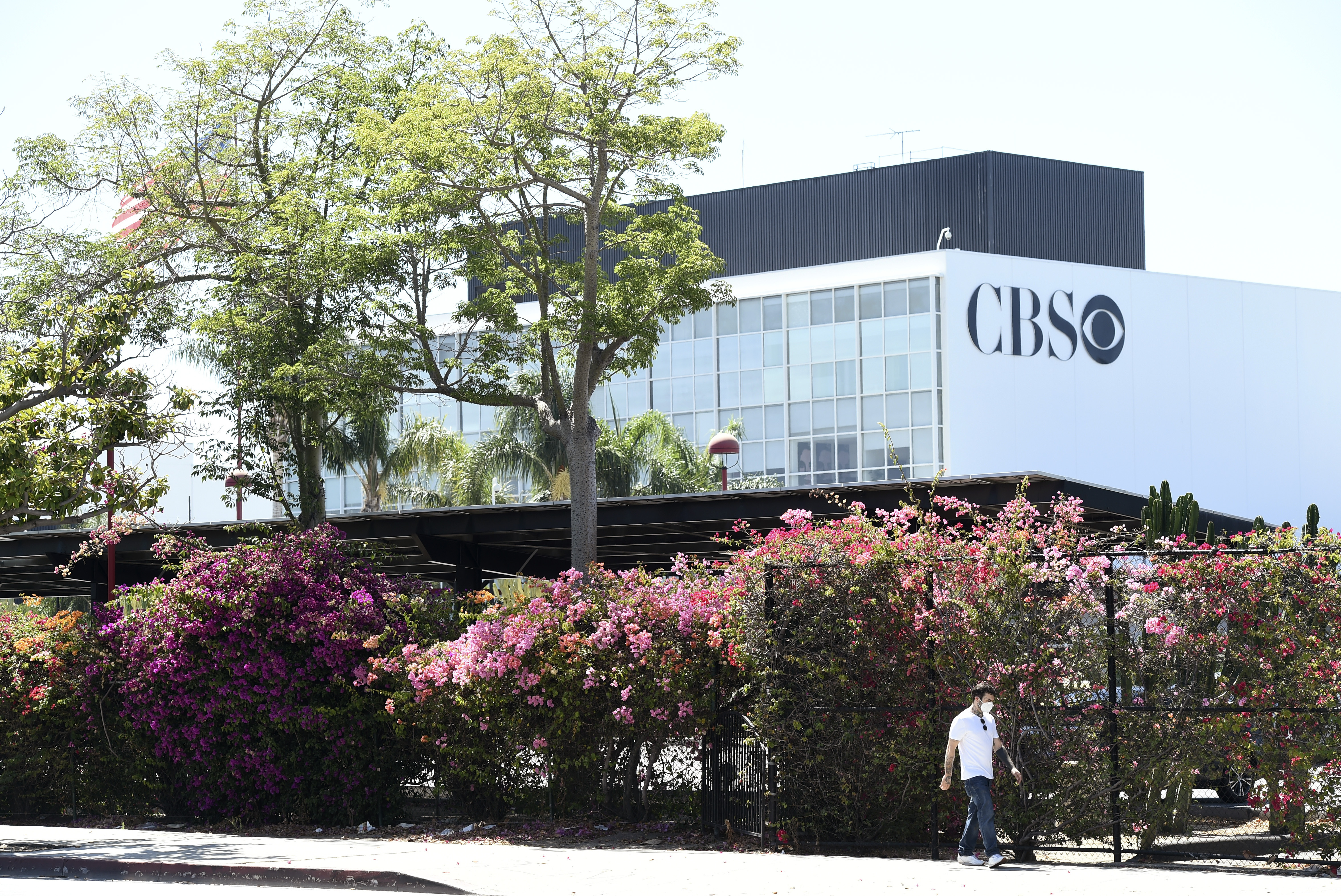 Caruso's firm battles a studio expansion near the Grove - Vimarsana News