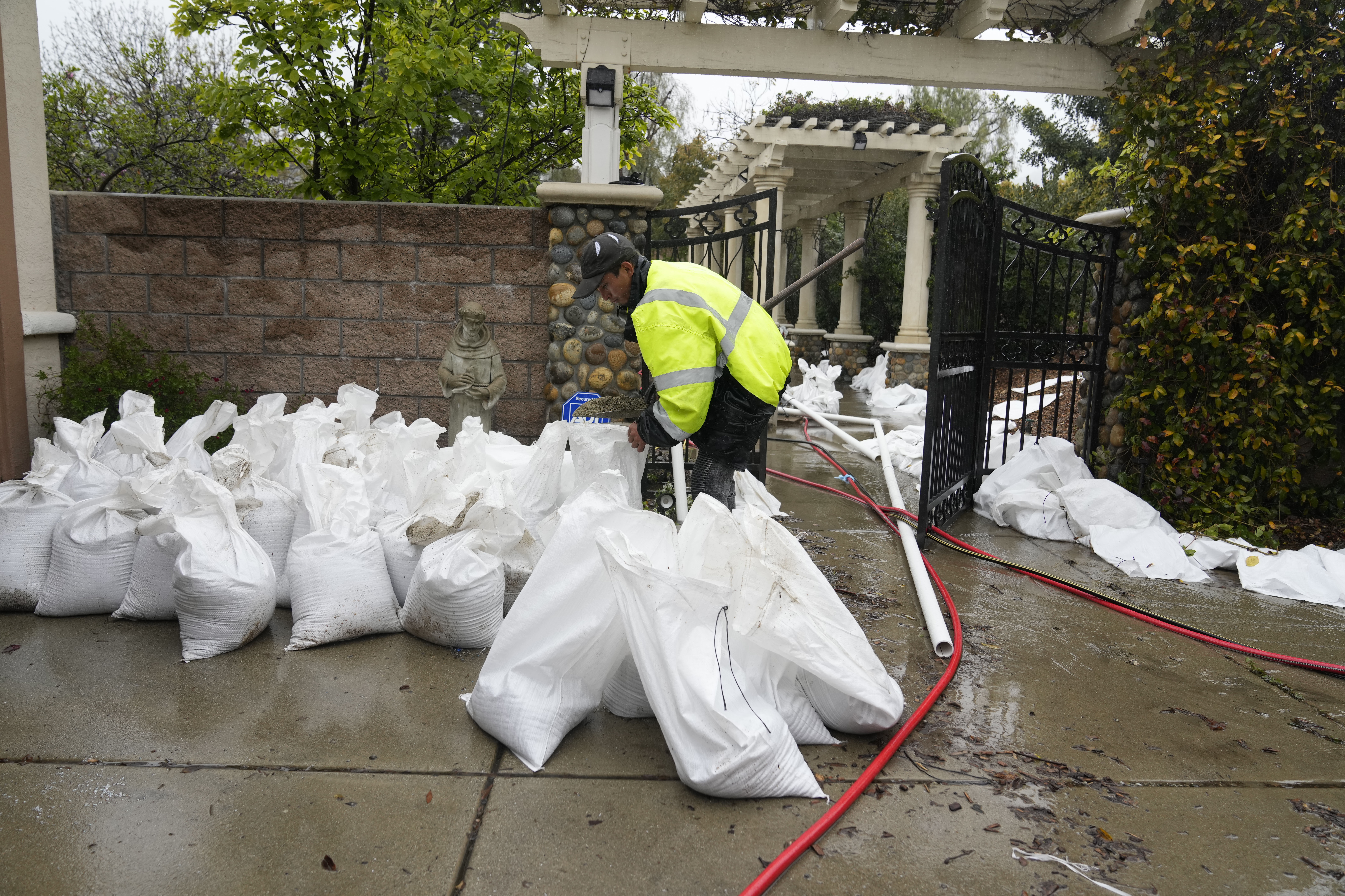 Claremont flooded with groundwater from the San Antonio Dam - Vimarsana News