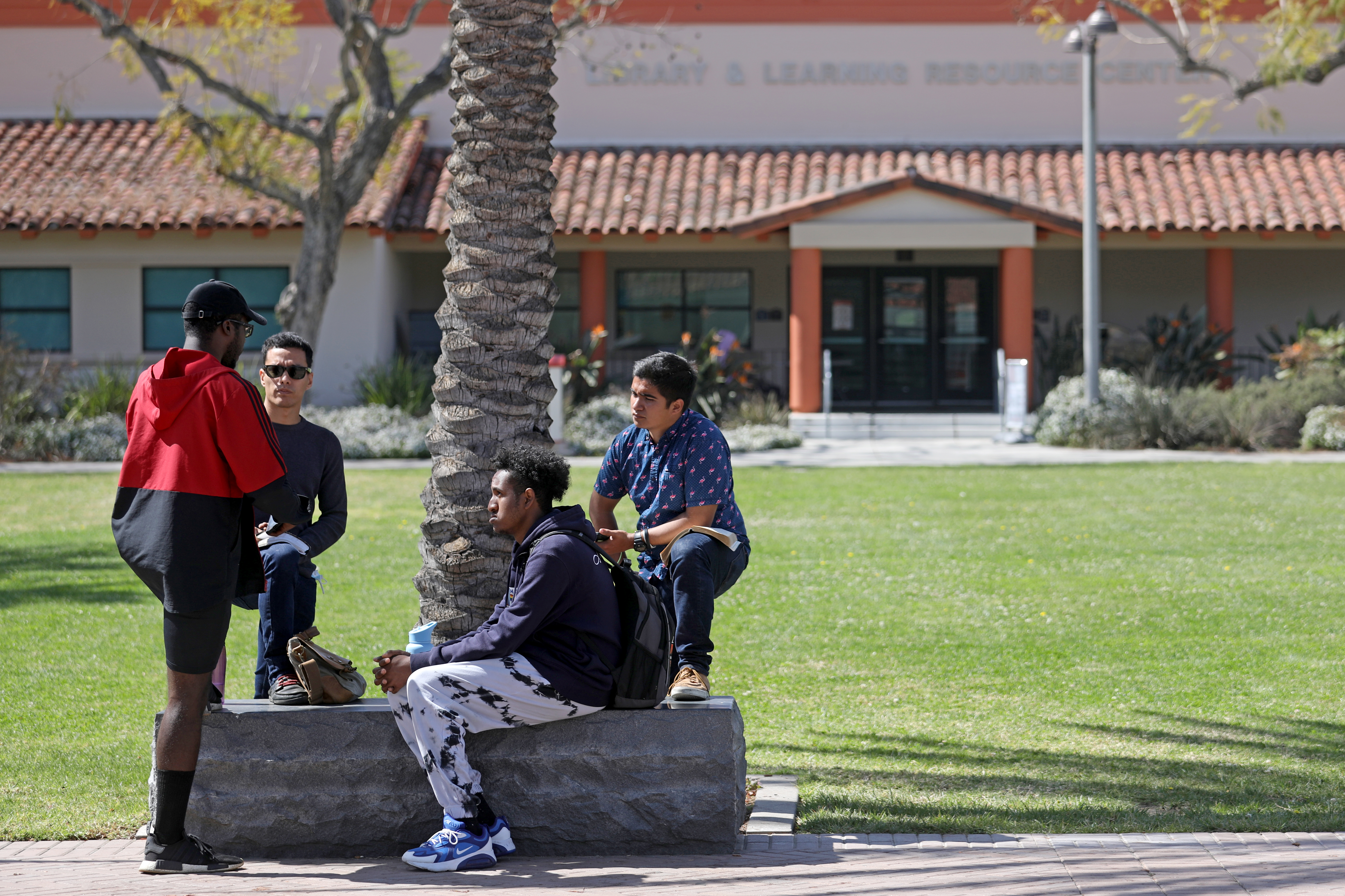 Free money for job training is still available to Californians - Vimarsana News