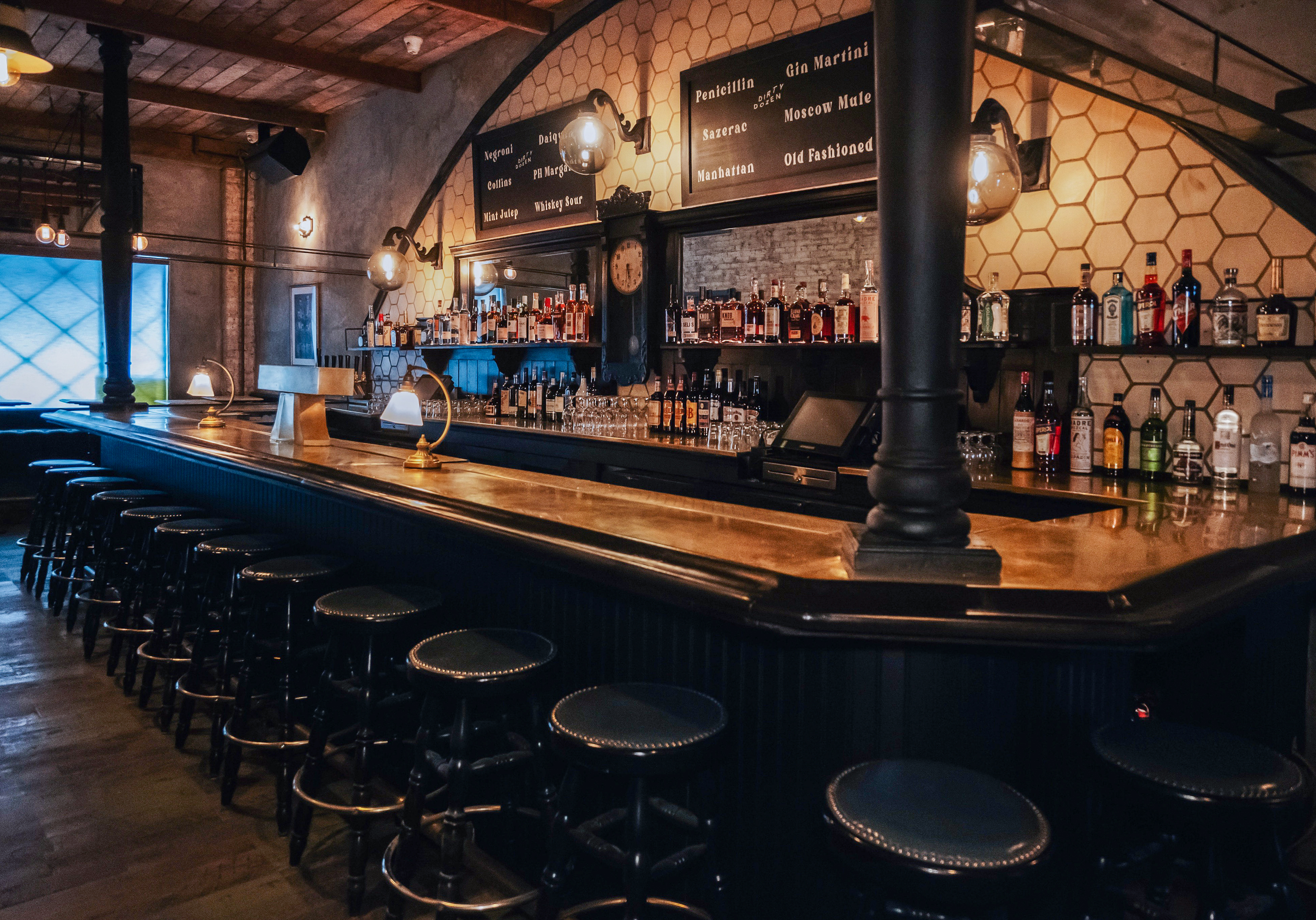 A beloved Hollywood dive is reborn — with $3 beer and classic cocktails - Vimarsana News