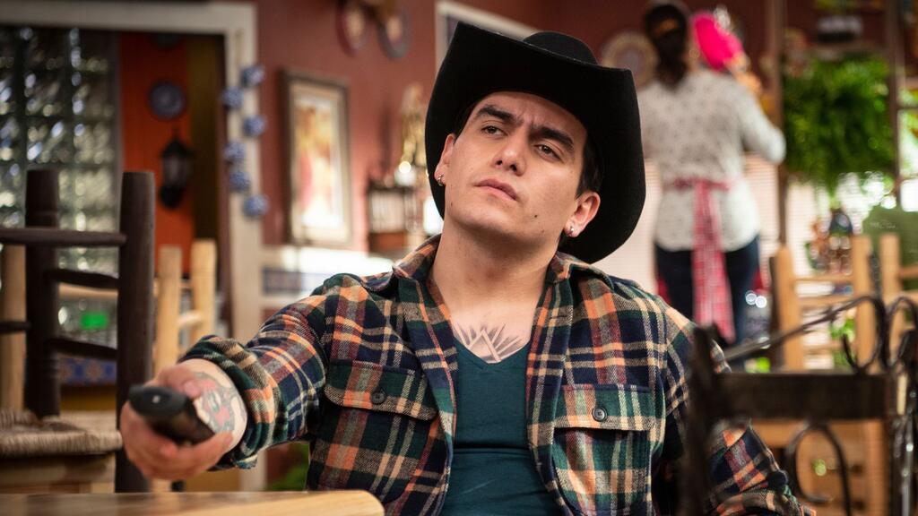 Julián Figueroa's death mourned by mom Maribel Guardia, celebs - Vimarsana News