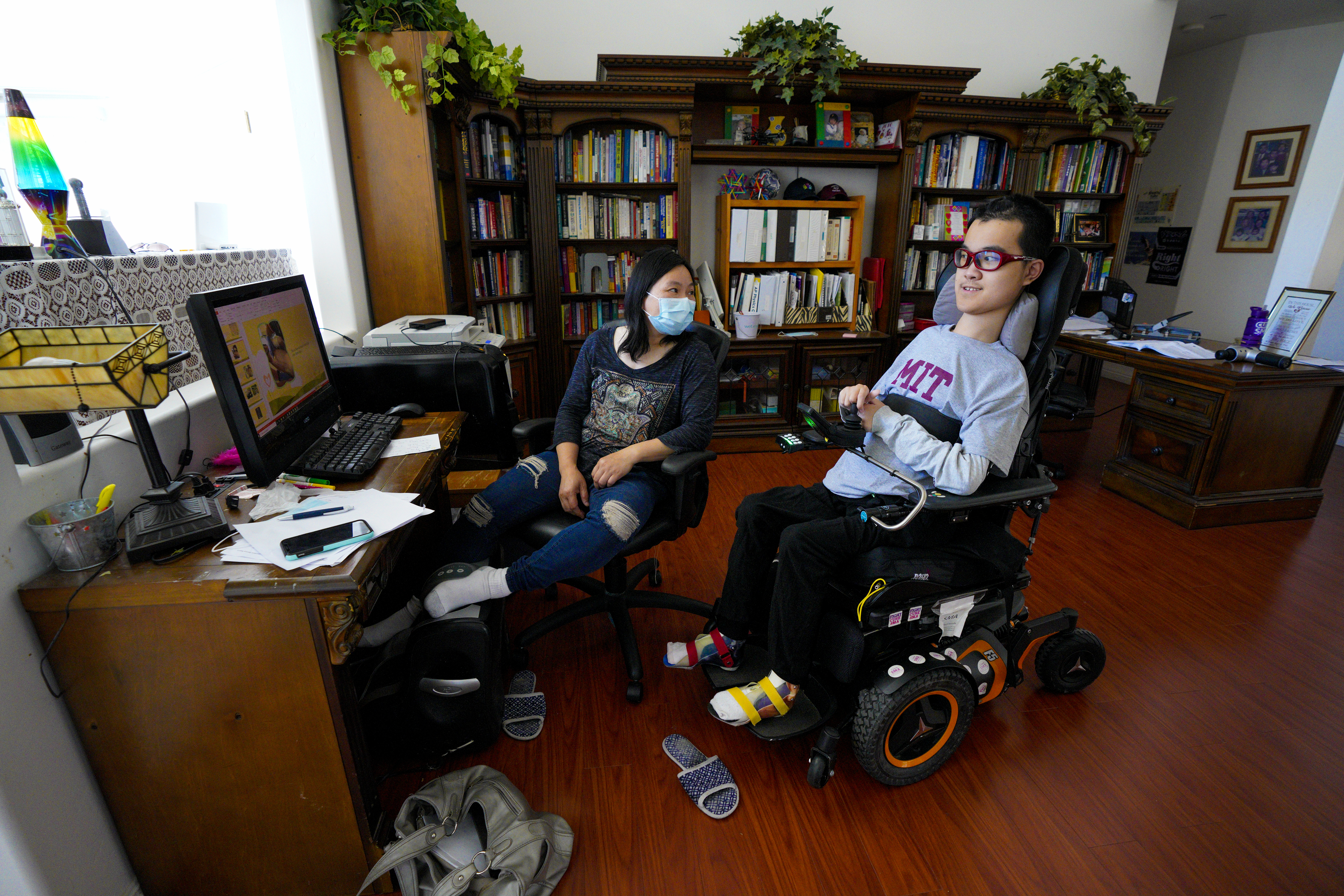 Teen math whiz with disability accepted to Harvard, M.I.T. and Caltech - Vimarsana News