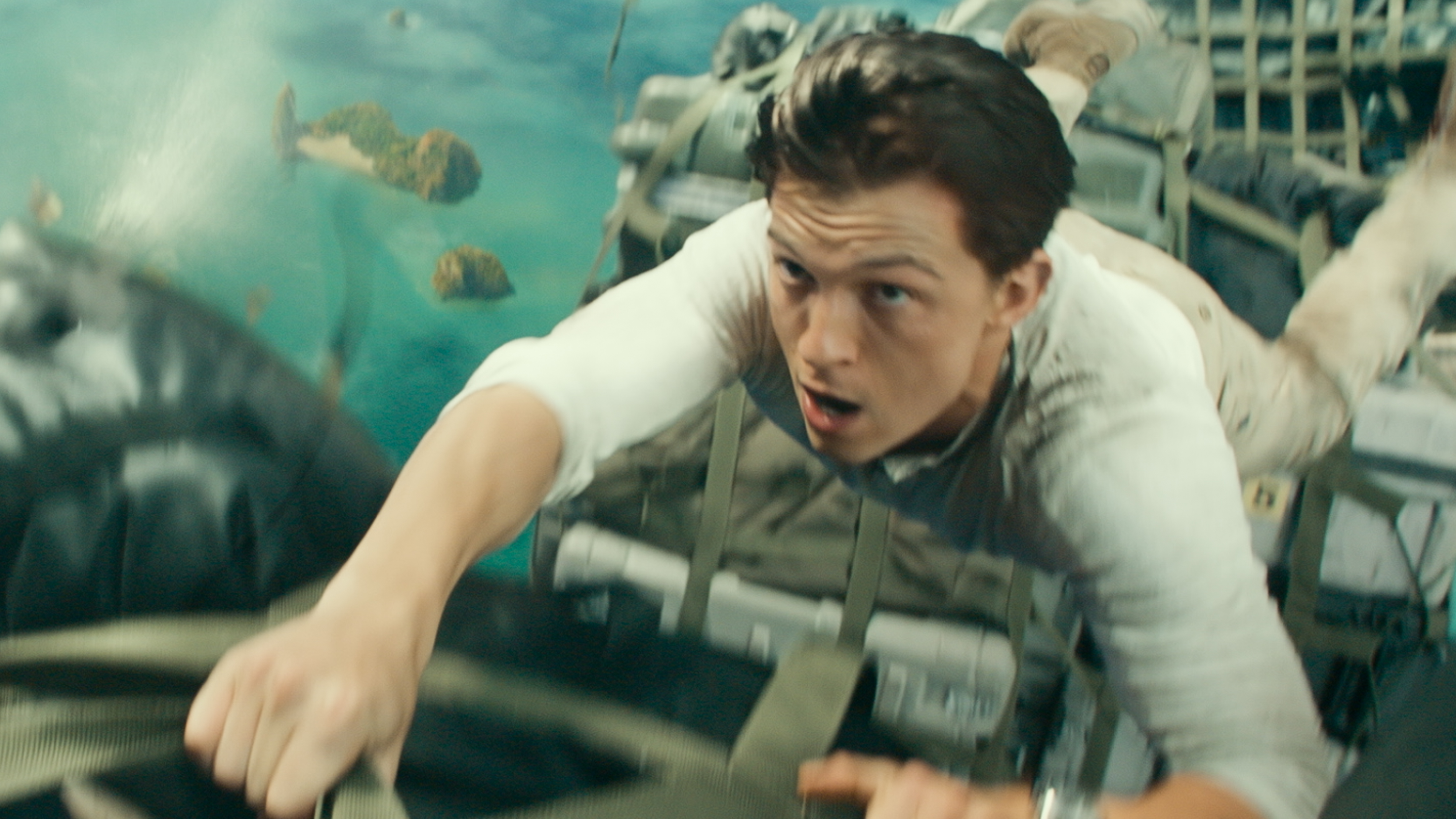 Review: An uninspired 'Uncharted' can't overcome the video game movie curse - Vimarsana News