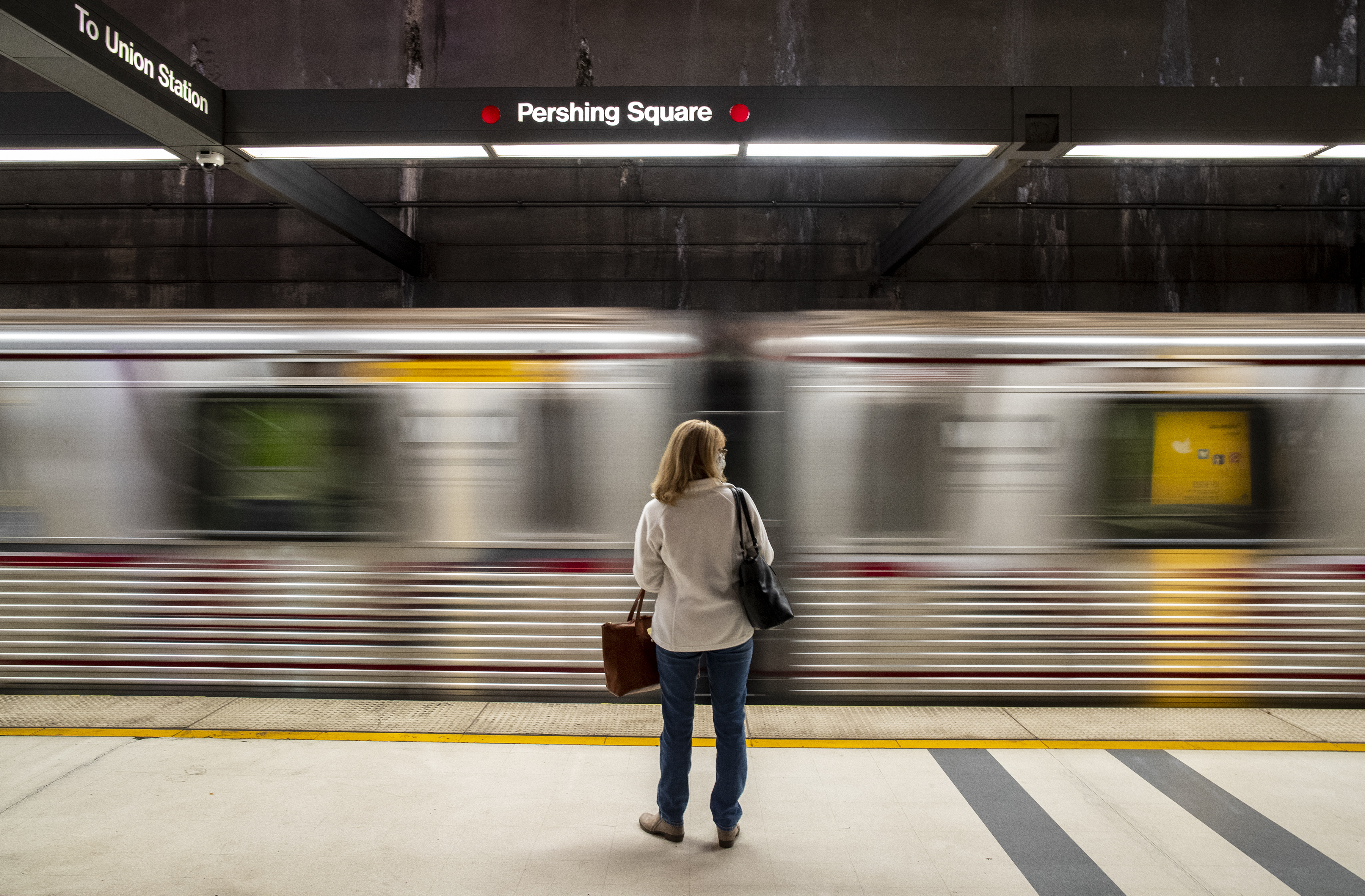 Crime goes up on L.A. trains and buses as COVID eases - Vimarsana News