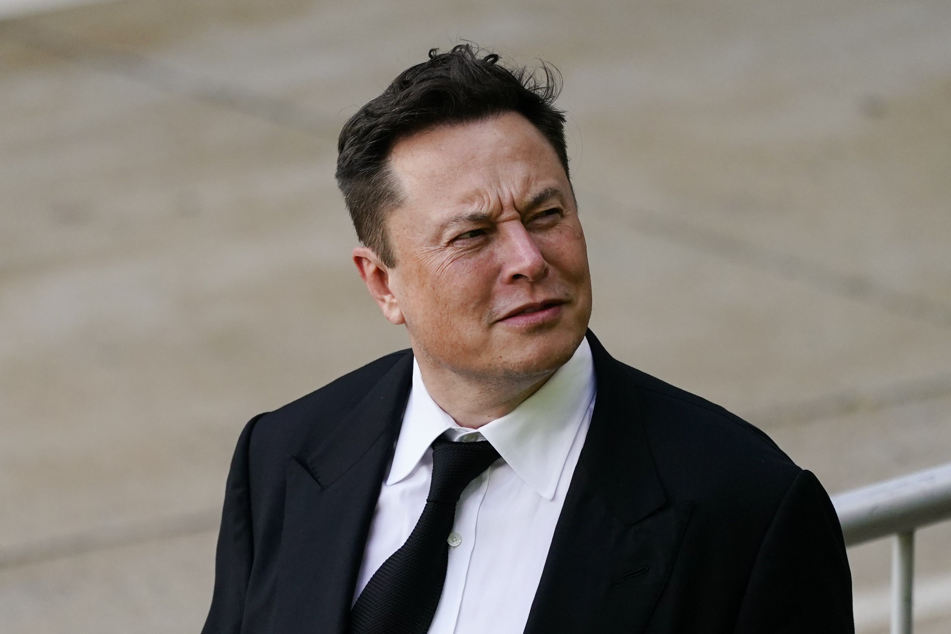 These are all the legal sagas Elon Musk is involved in (this week) - Vimarsana News