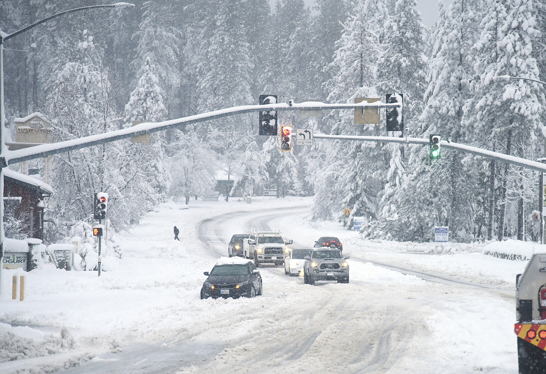 Photos: Record snowfall blankets Sierra Nevada - Vimarsana News