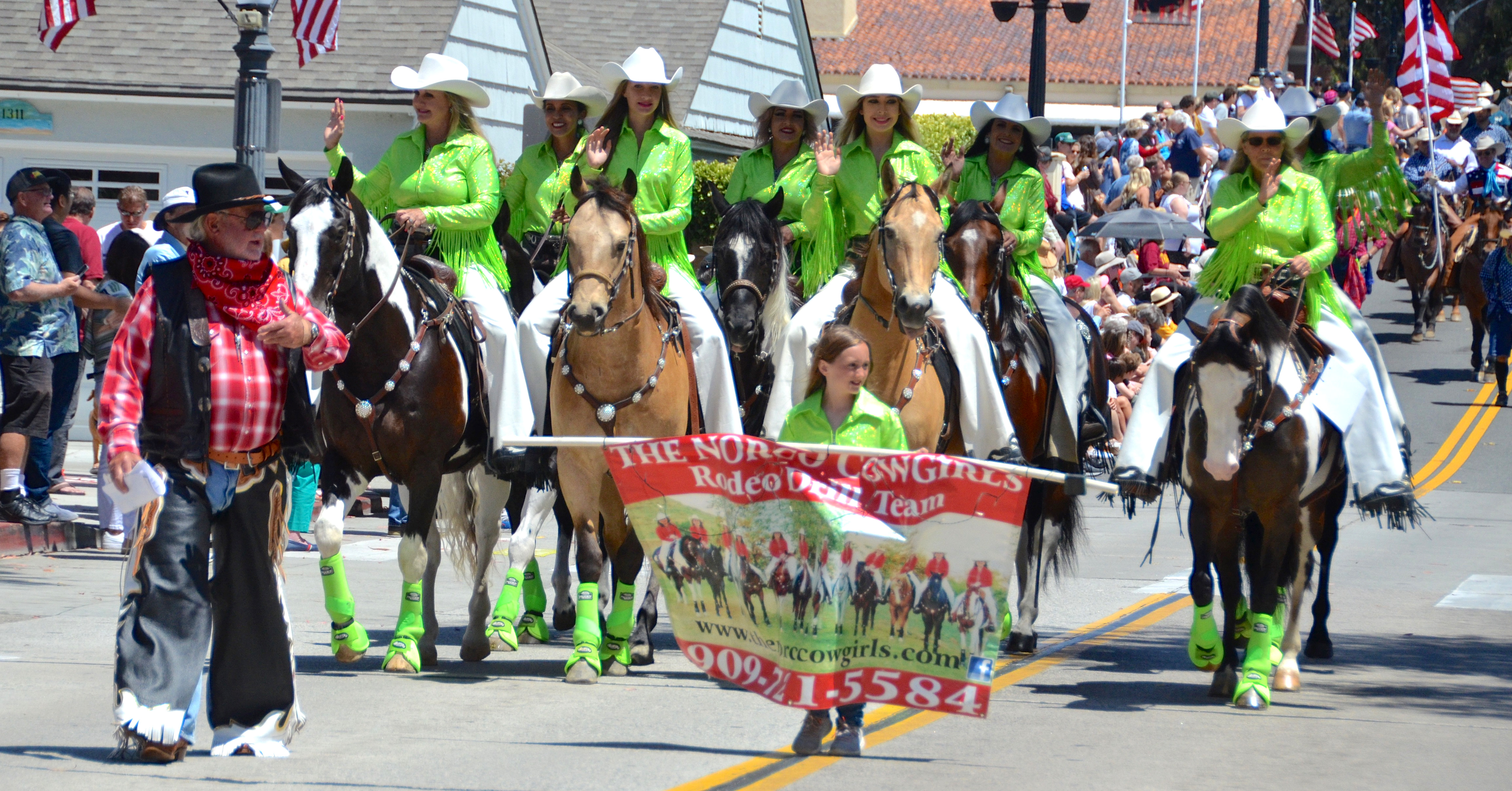 Keystone Kops, Patio Chair Drill Team among familiar favorites as Balboa Island Parade resumes - Vimarsana News