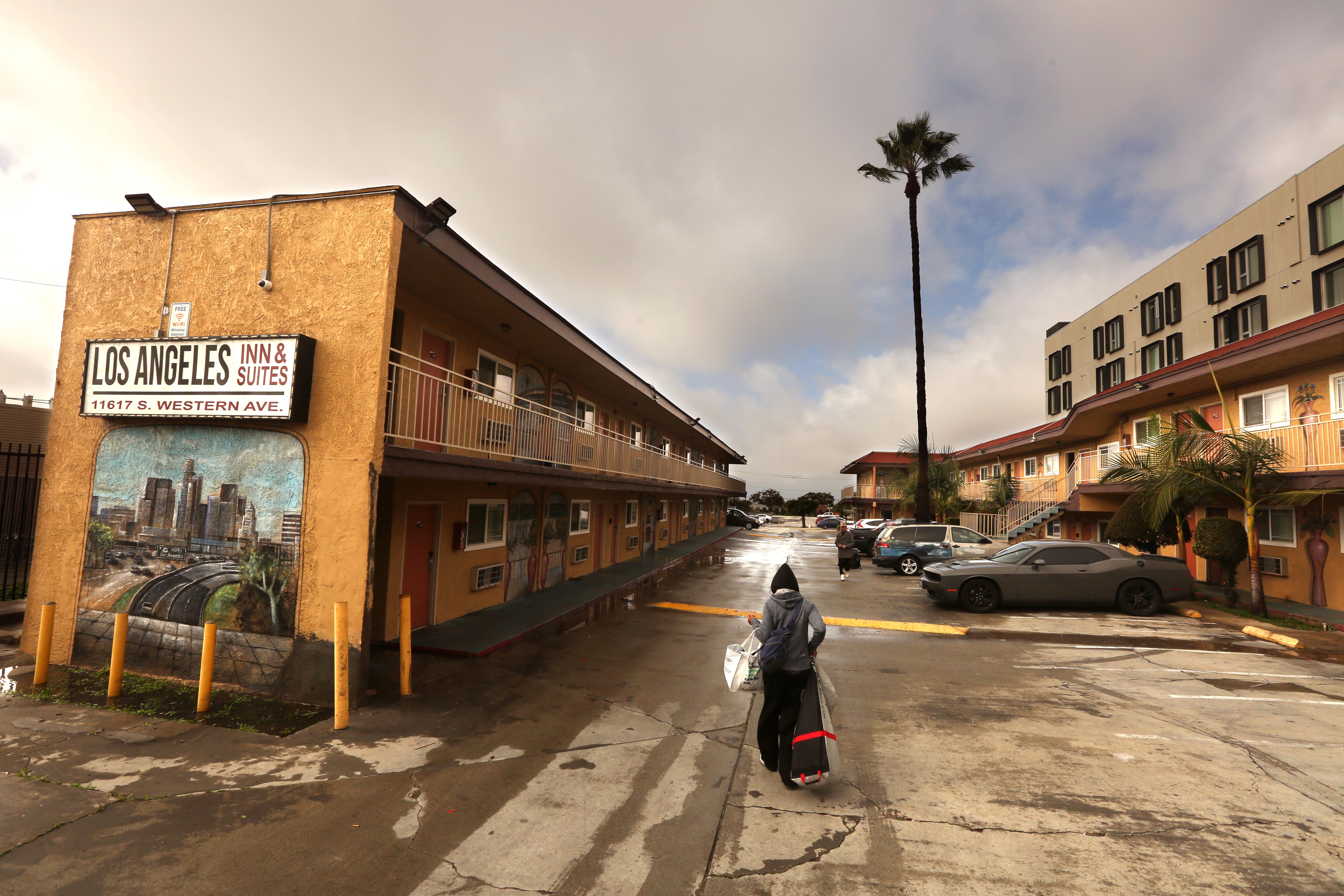 Bass targets a long-standing homeless encampment in Venice - Vimarsana News