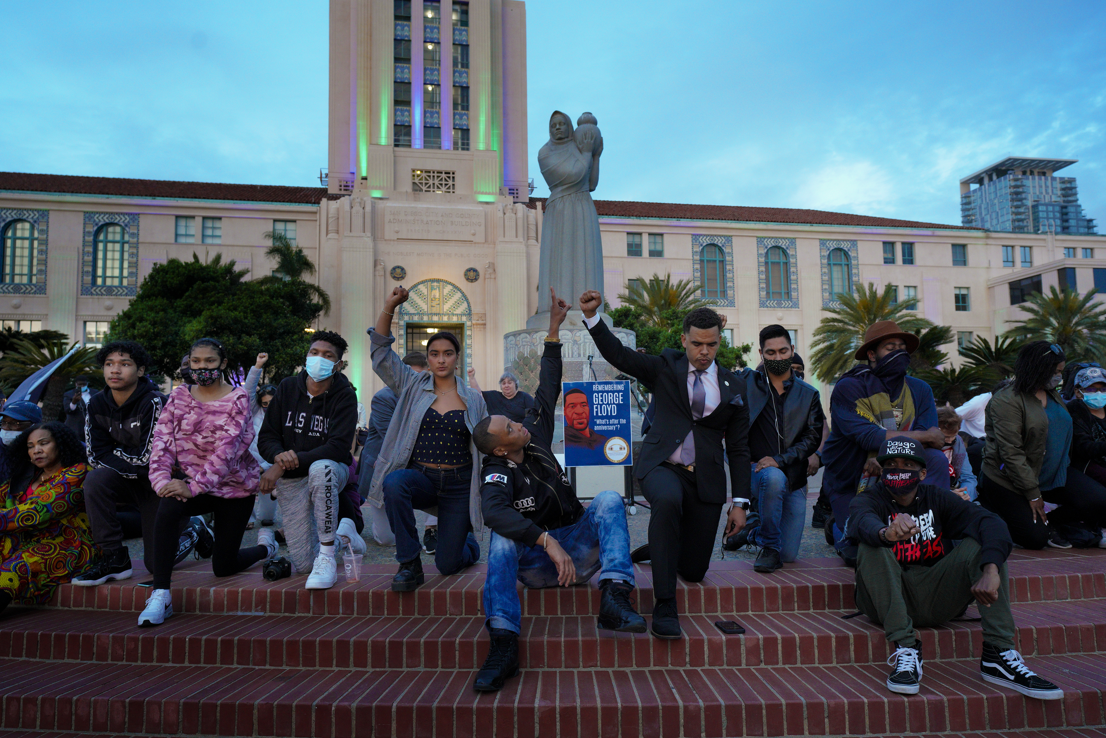 San Diegans join George Floyd's cousin to mark year since death that sparked movement - Vimarsana News