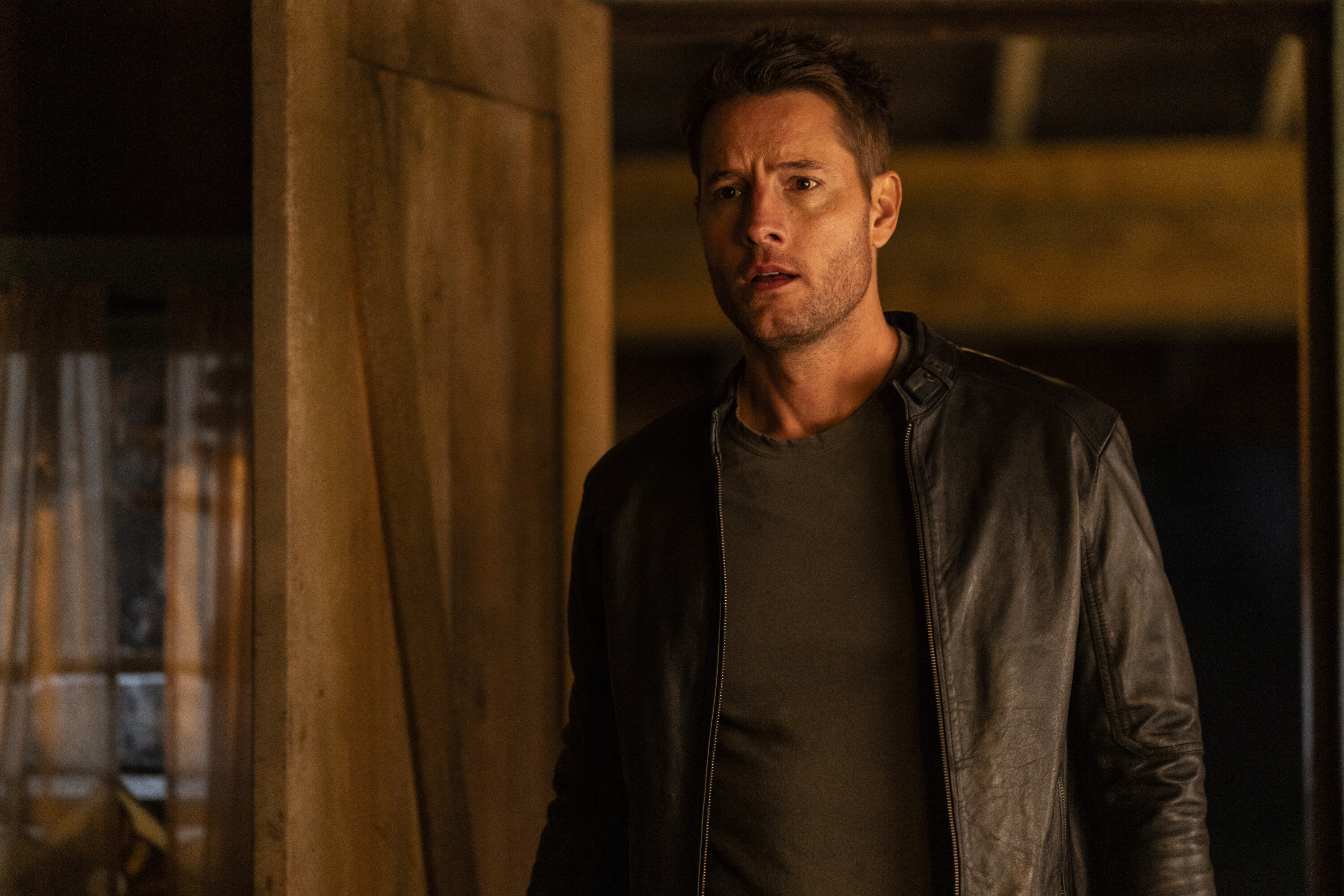 Justin Hartley procedural 'Tracker' a ratings success for CBS - Vimarsana News