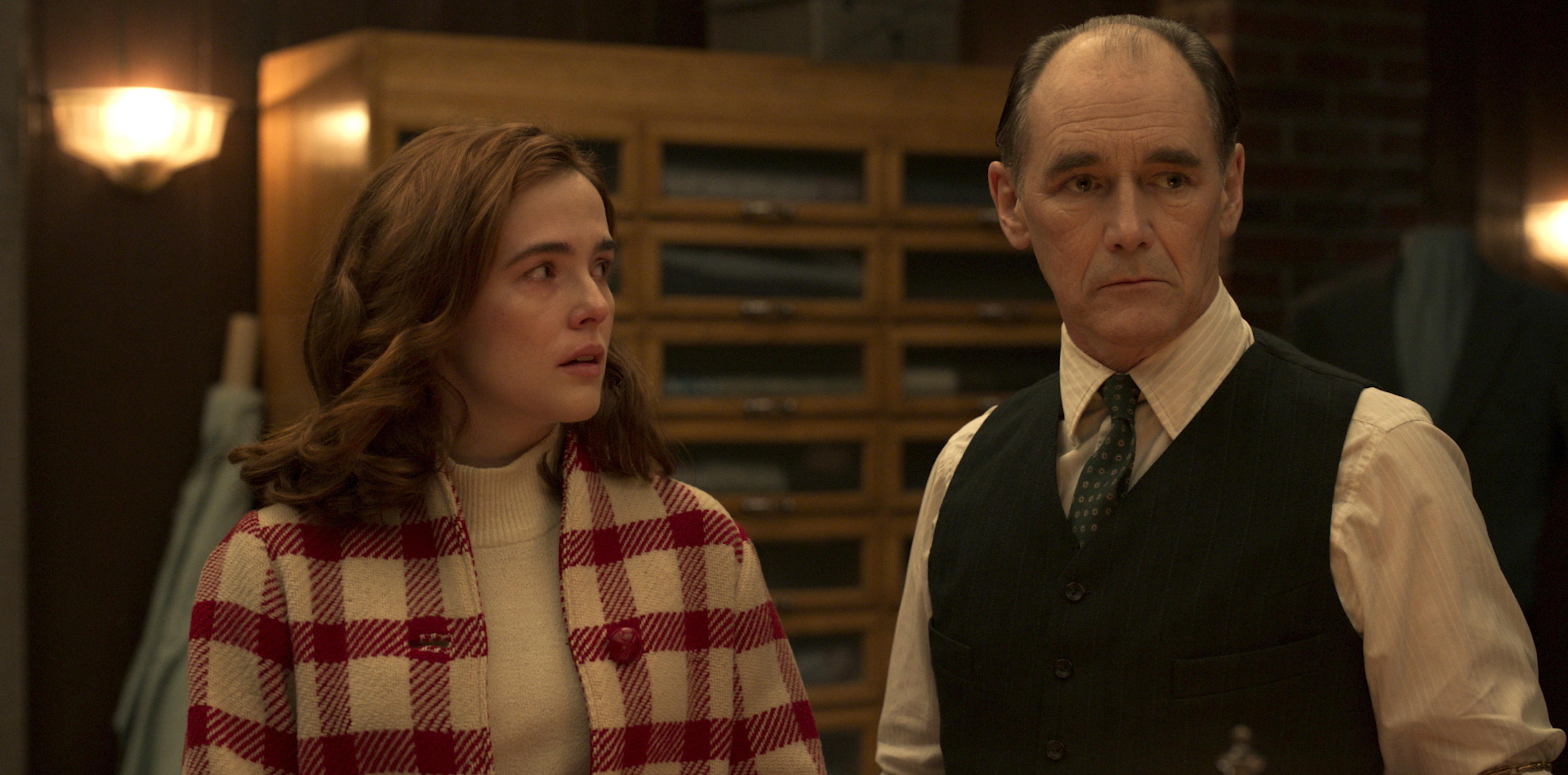 'The Outfit' review: Mark Rylance cuts to perfection - Vimarsana News