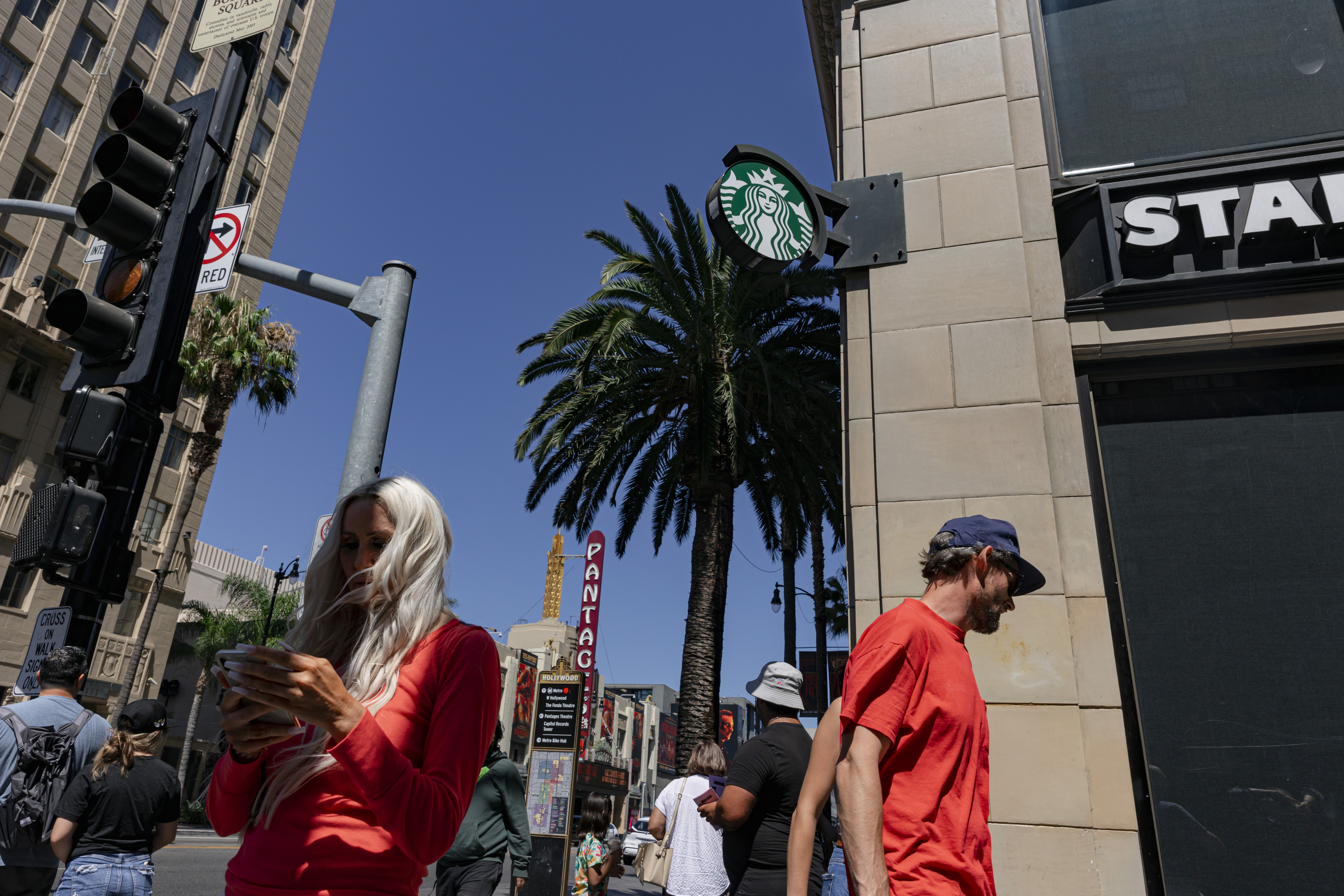 6 Starbucks stores across L.A. area permanently close - Vimarsana News
