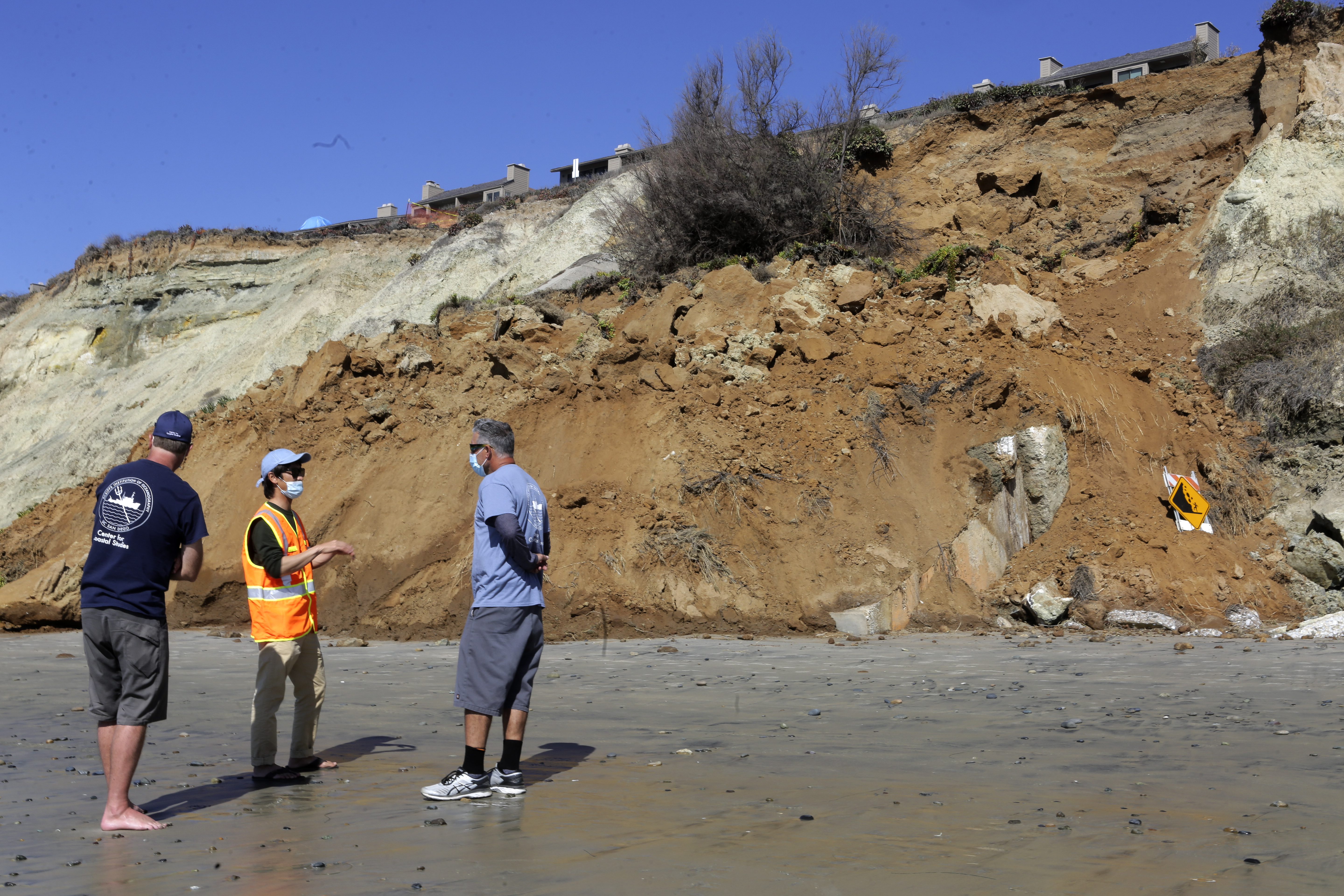 Repairs needed after bluff collapse threatens tracks - Vimarsana News