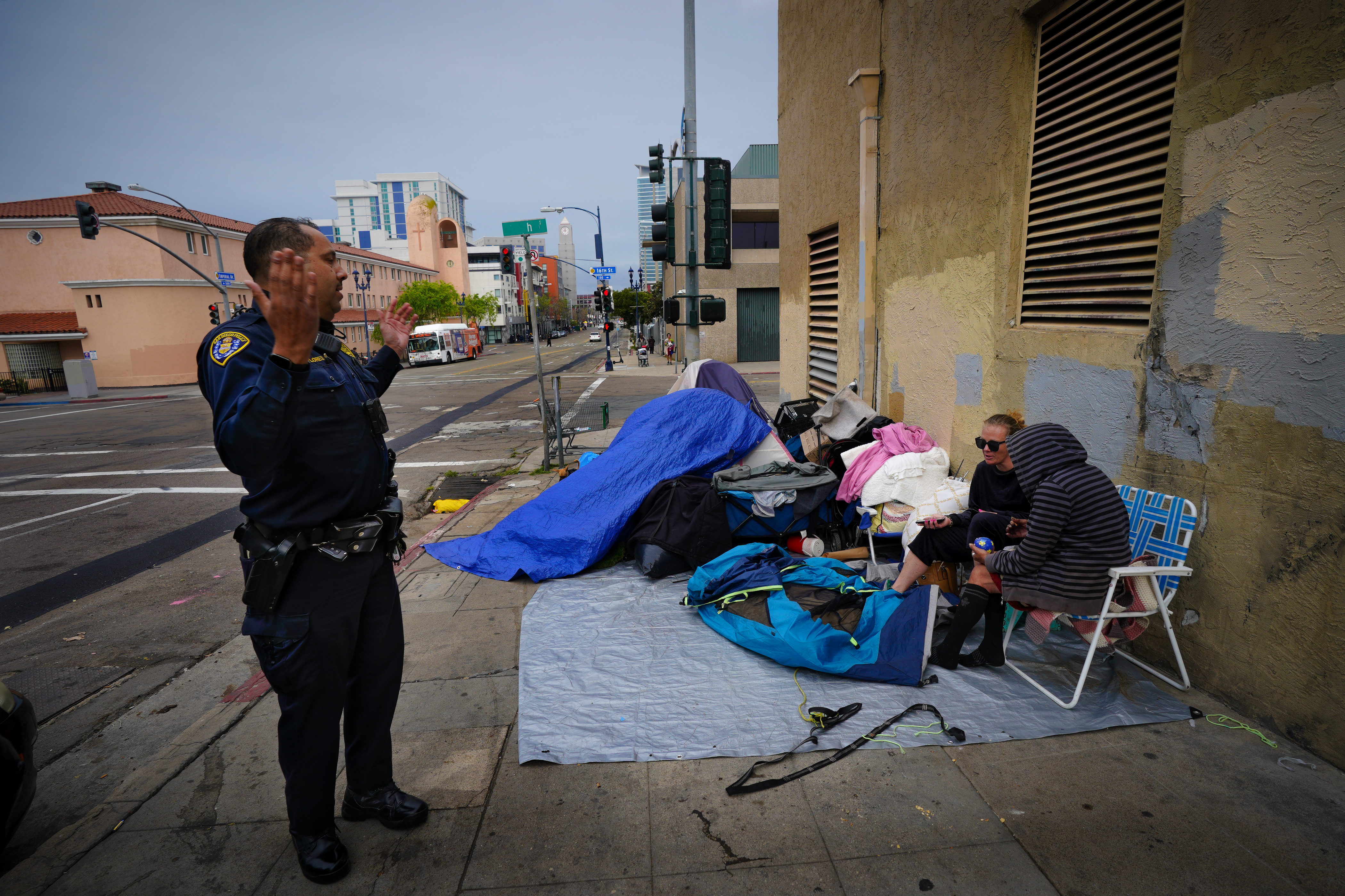Homeless encampments are cleared out in downtown San Diego - The San Diego Union-Tribune - Vimarsana News