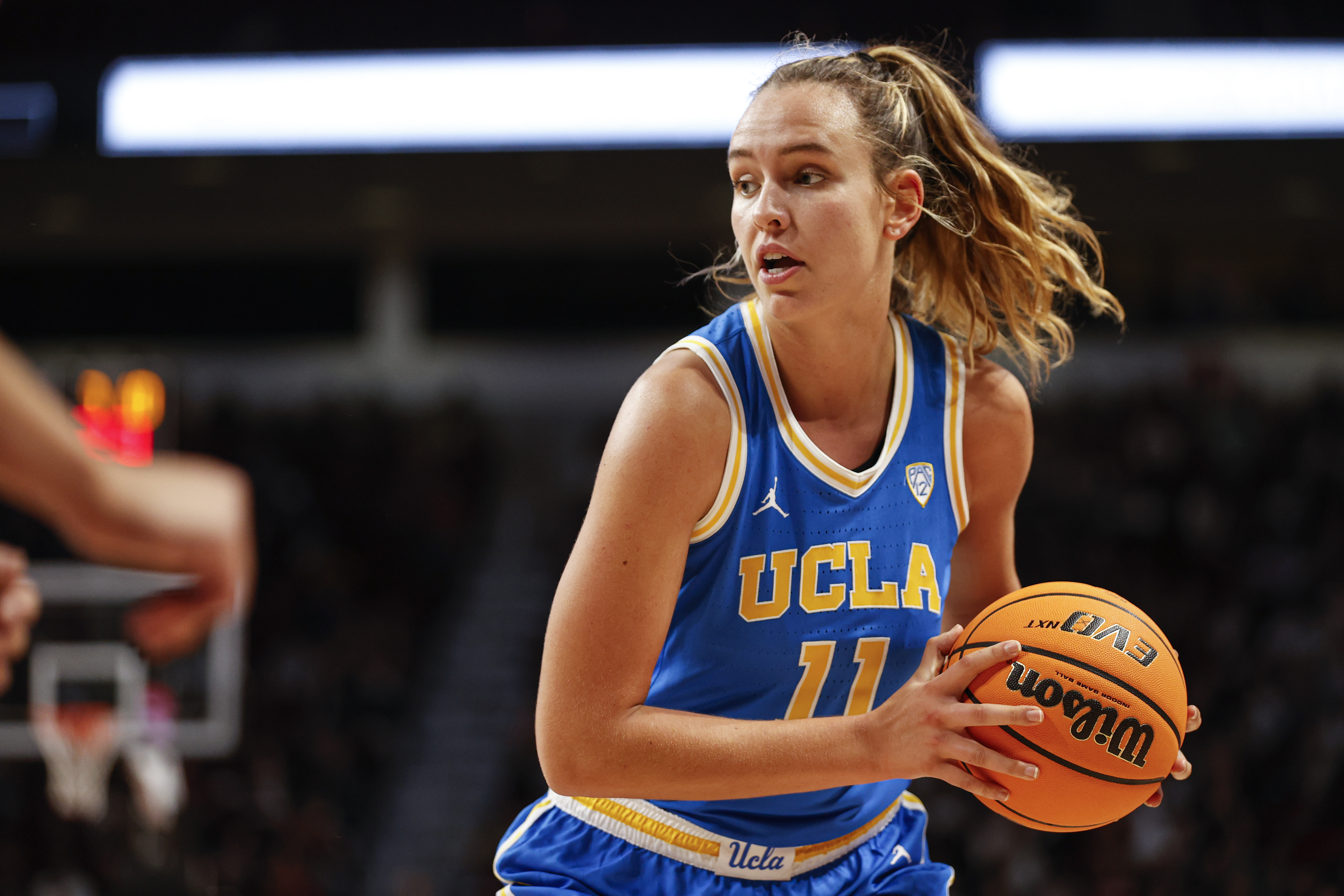 Emily Bessoir leads No. 9 UCLA to victory over Washington State - Vimarsana News