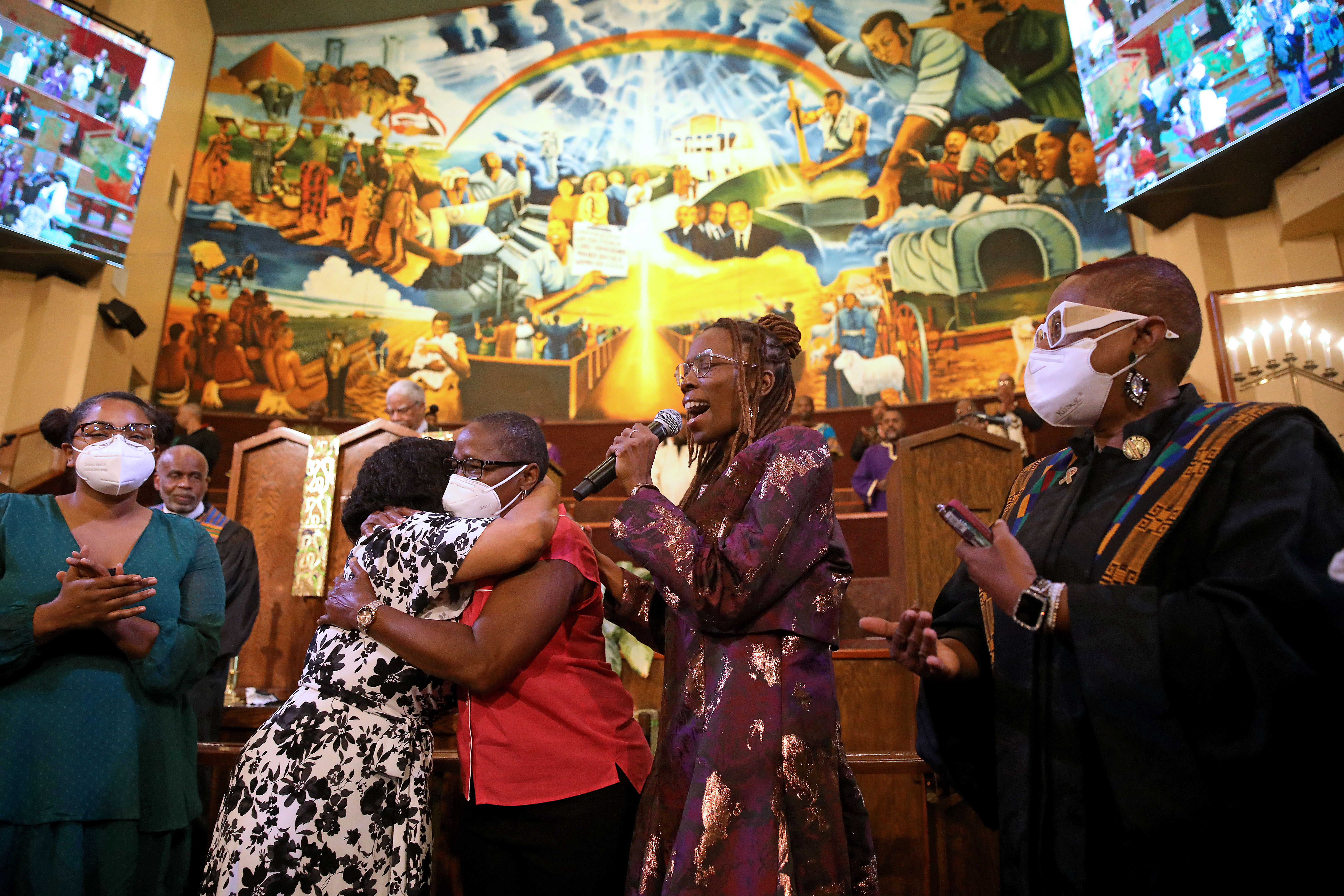 Pastor and psychologist Thema Bryant - Los Angeles Times - Vimarsana News