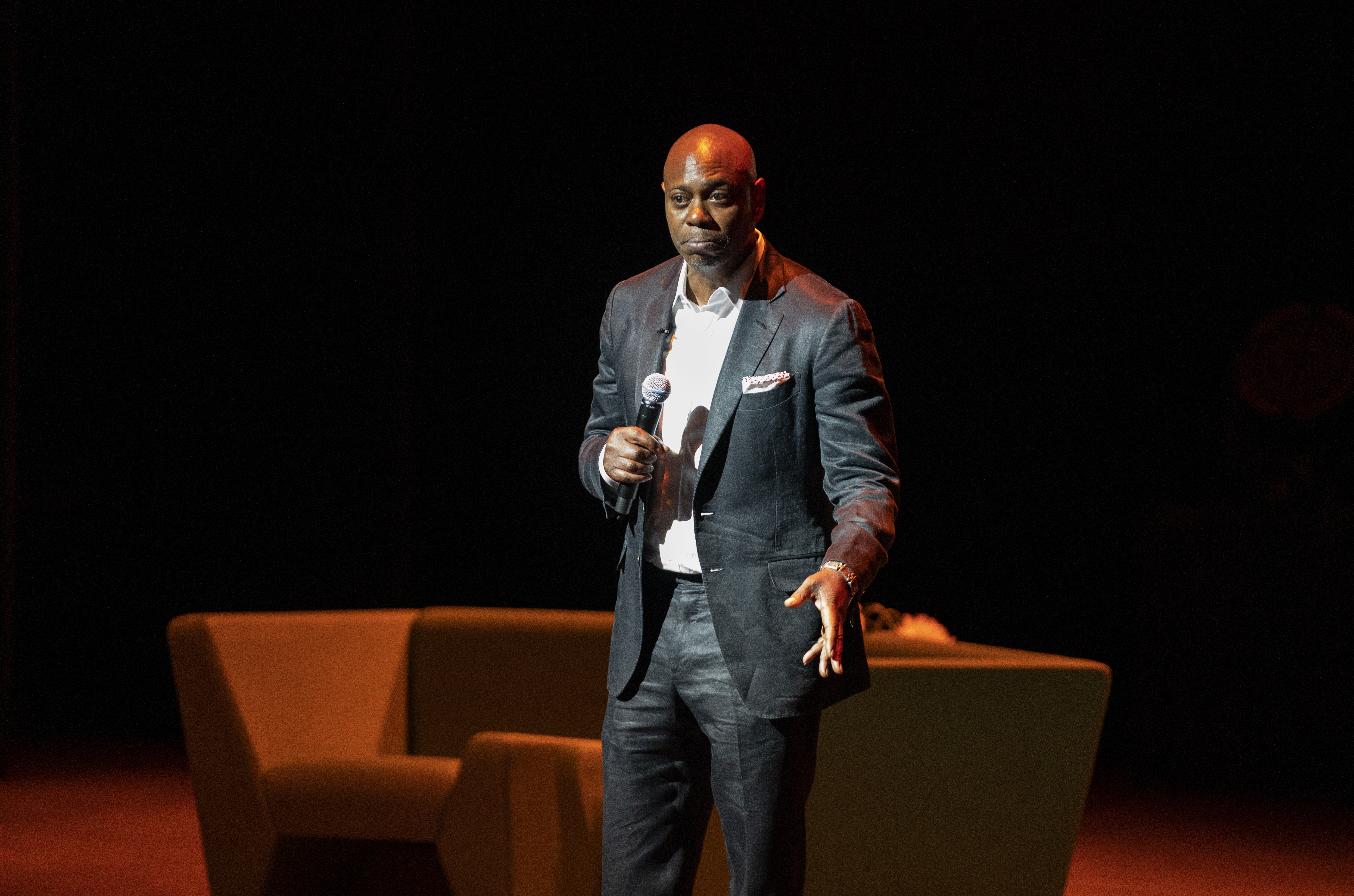 Dave Chappelle targets Kanye West and Trump on 'SNL' - Vimarsana News
