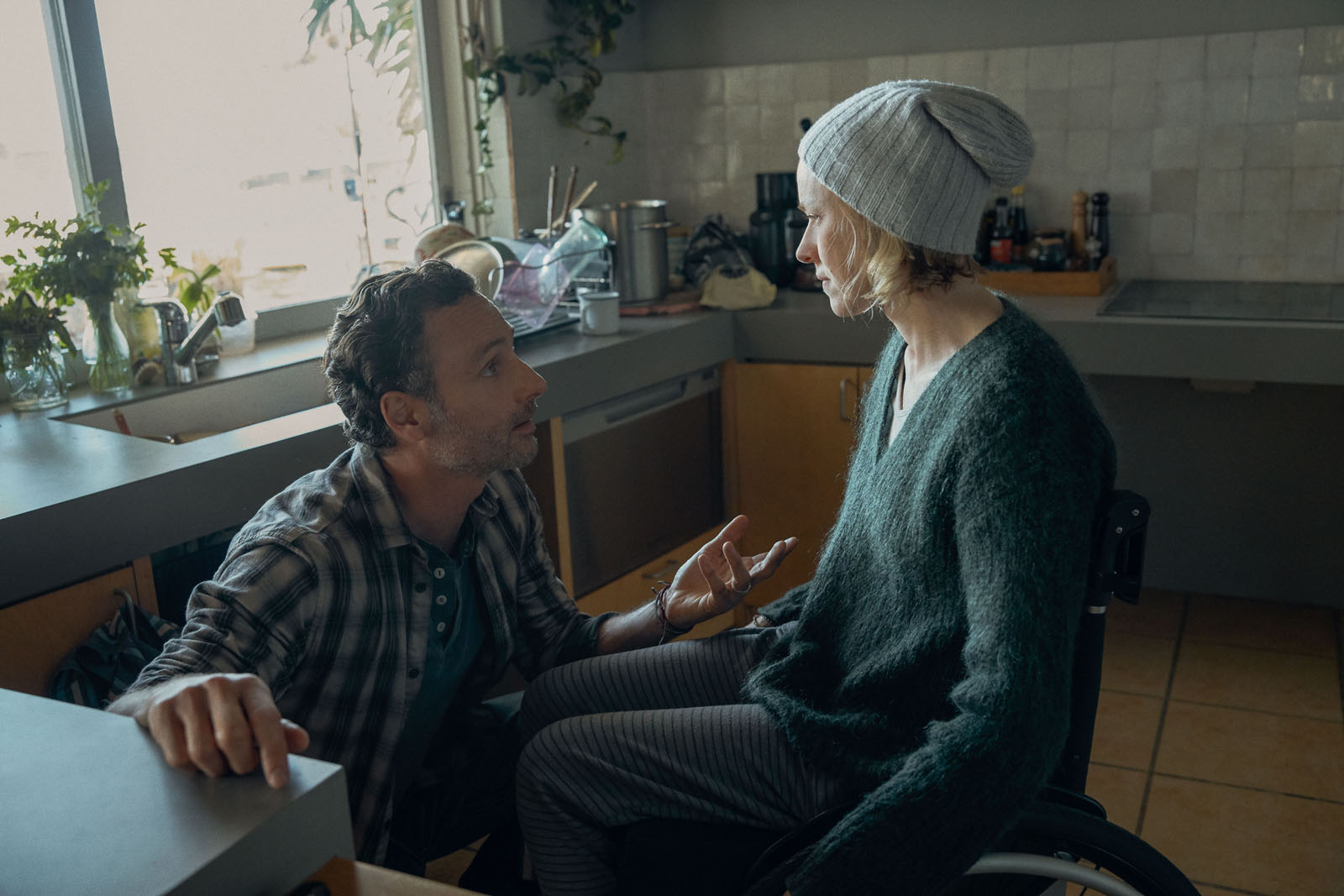 'Penguin Bloom' review: Naomi Watts brings grit to family drama - Vimarsana News