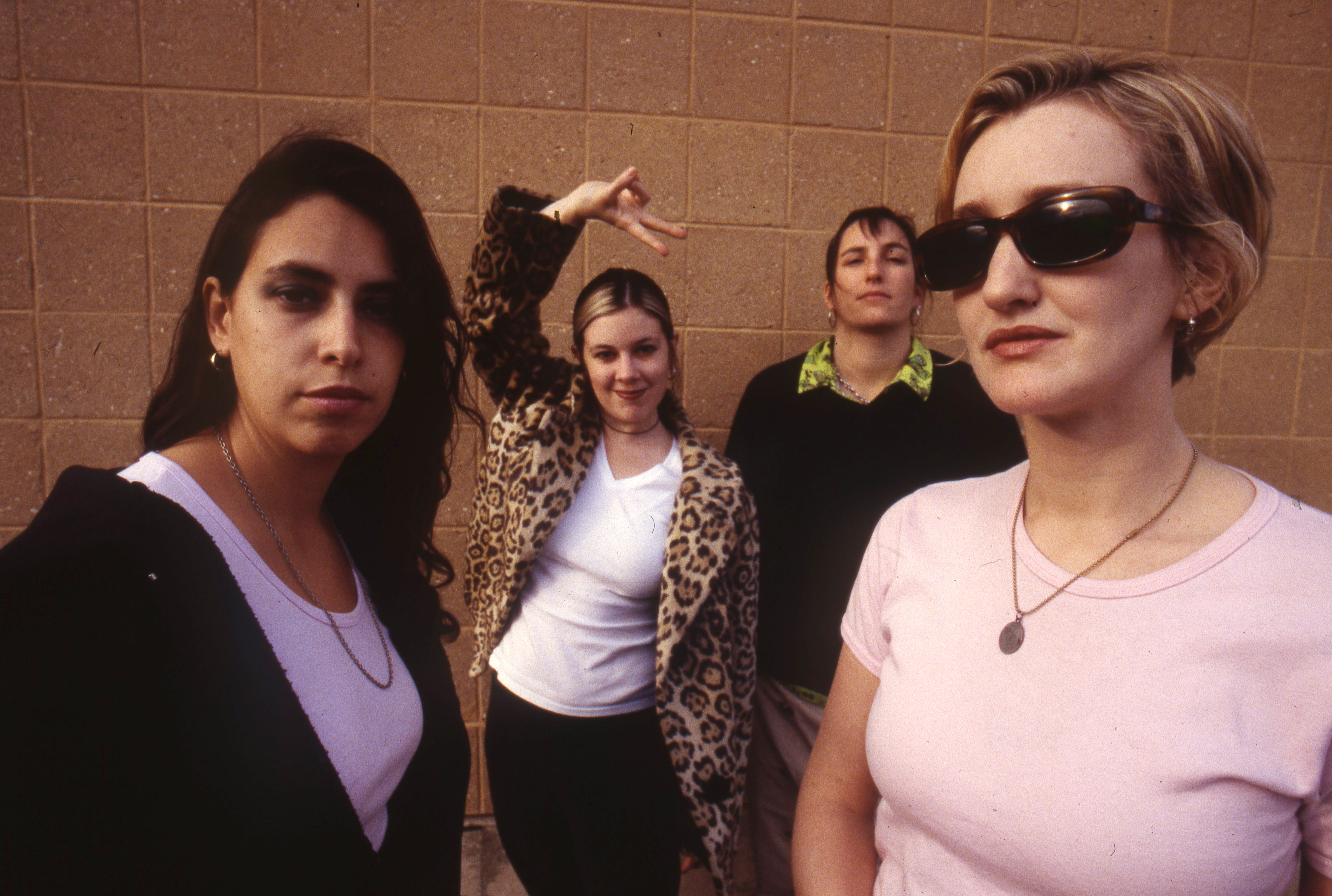 Vivian Trimble, co-founder of Luscious Jackson, dies at 59 - Vimarsana News