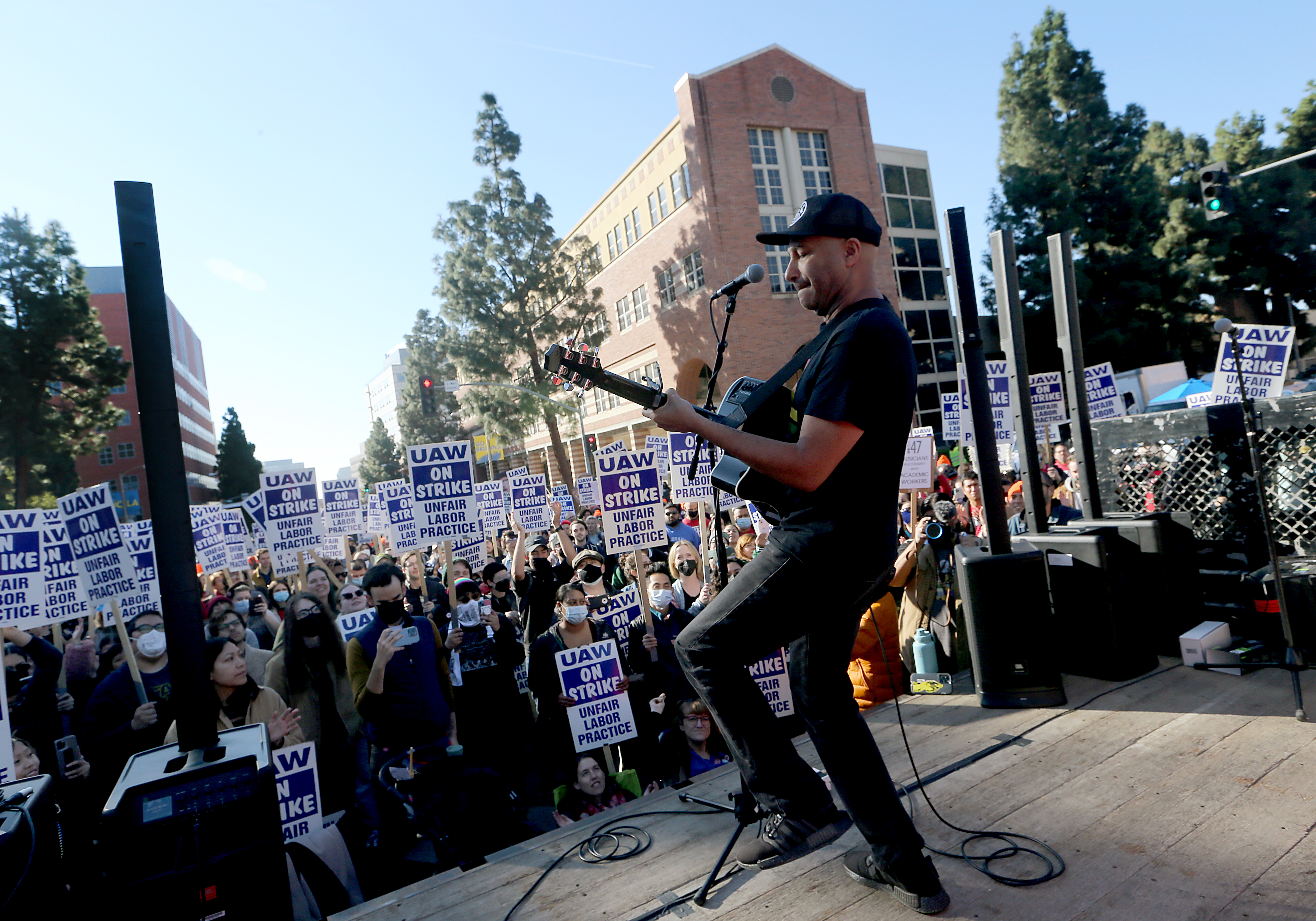 UC strike drags into 5th week as picketers rally at UCLA - Vimarsana News