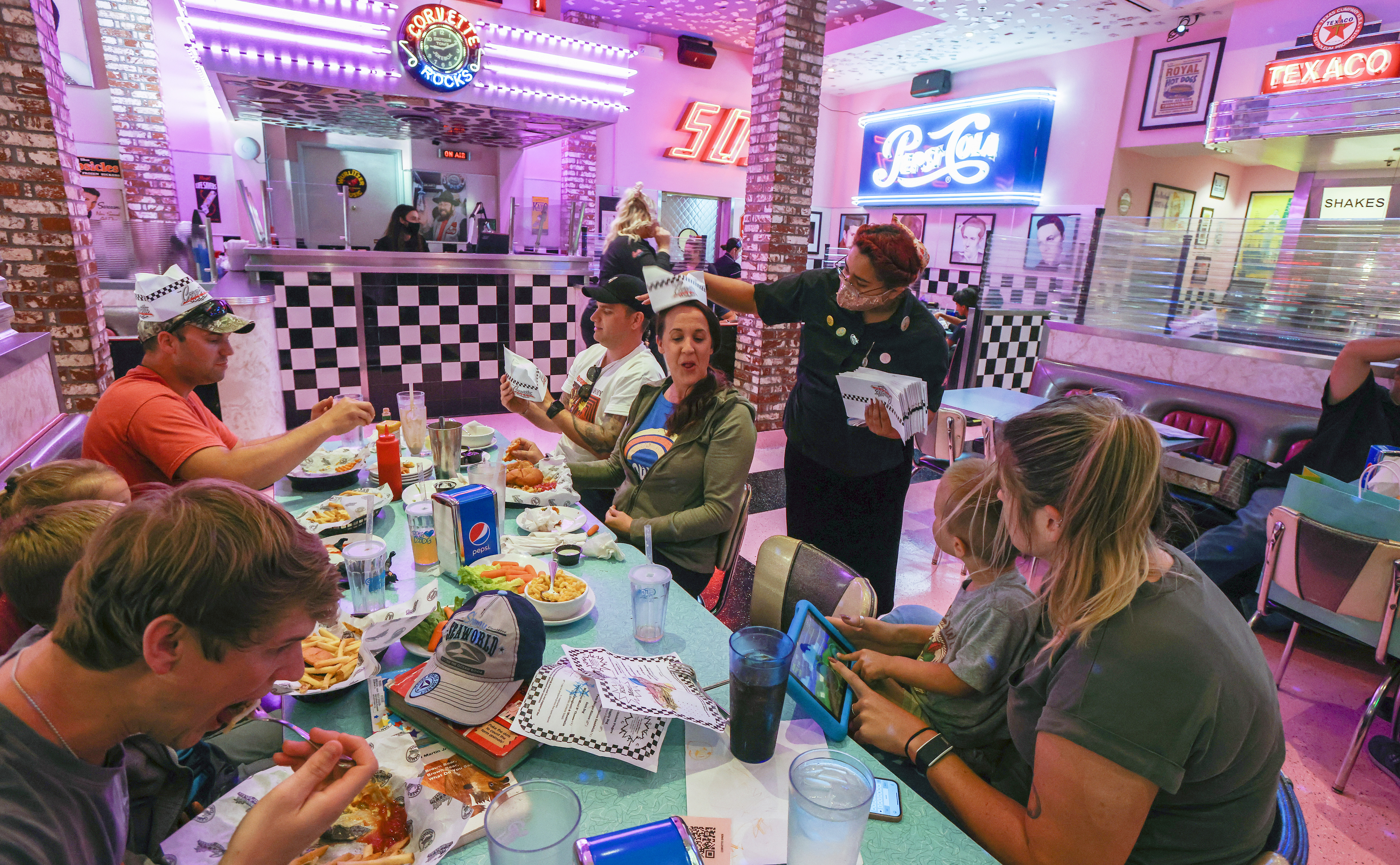 'It's like a war,' San Diego restaurateur says of struggle to find workers - Vimarsana News