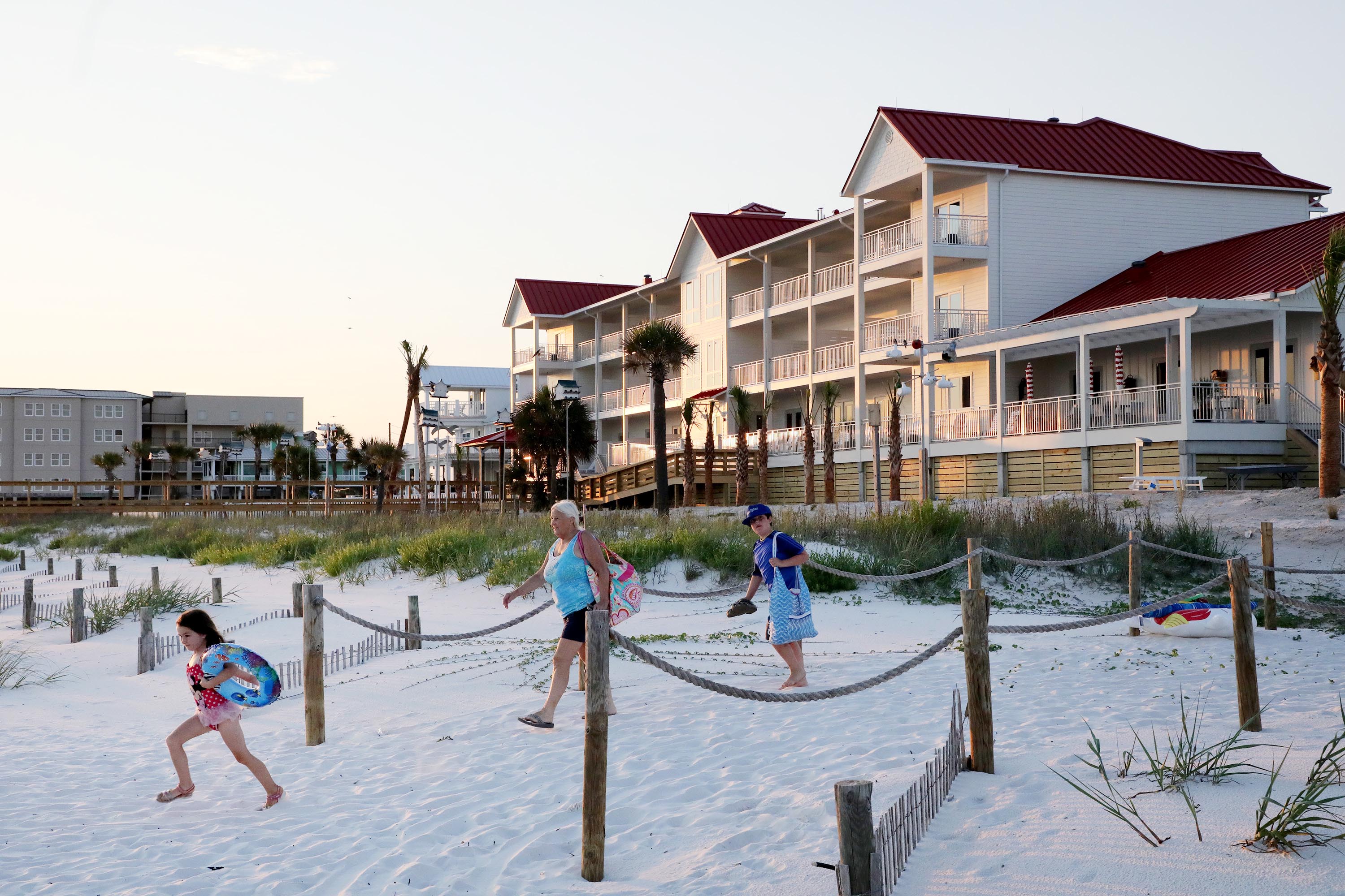 Mexico Beach, Florida seaside town, is rebuilding after hurricane - Vimarsana News