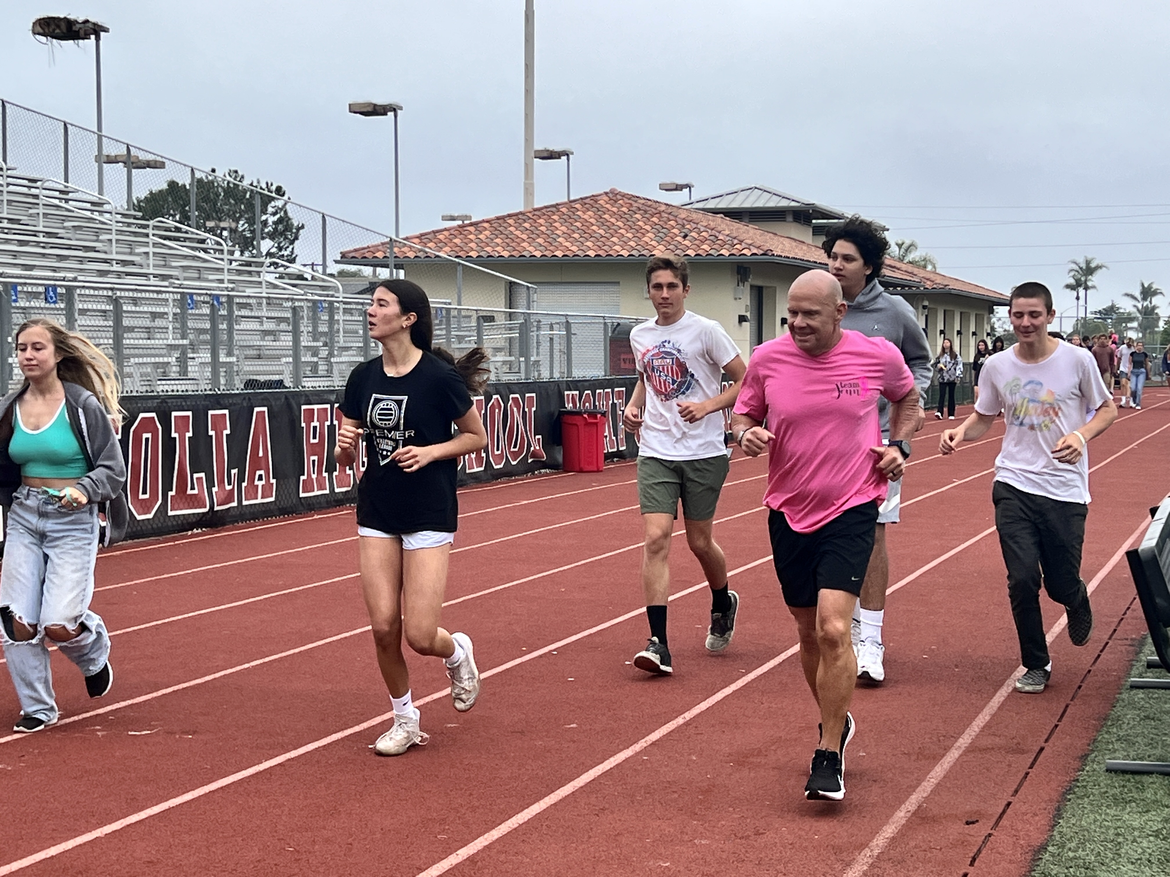 'Cancer never sleeps': La Jolla High School's Tom Atwell completes 100-mile fundraising run for 12th year - Vimarsana News