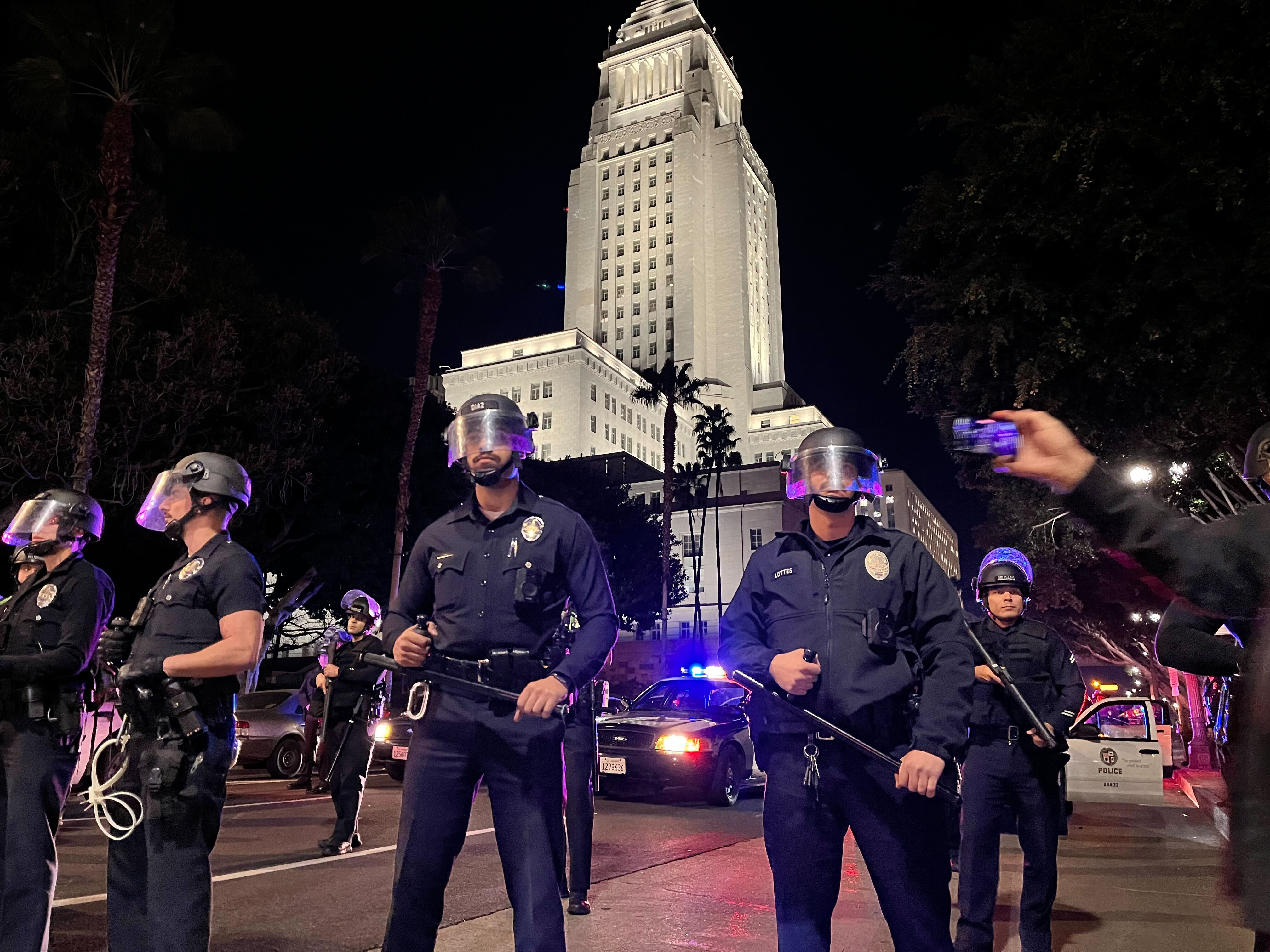 LAPD photo scandal: Just who is an undercover officer? - Vimarsana News