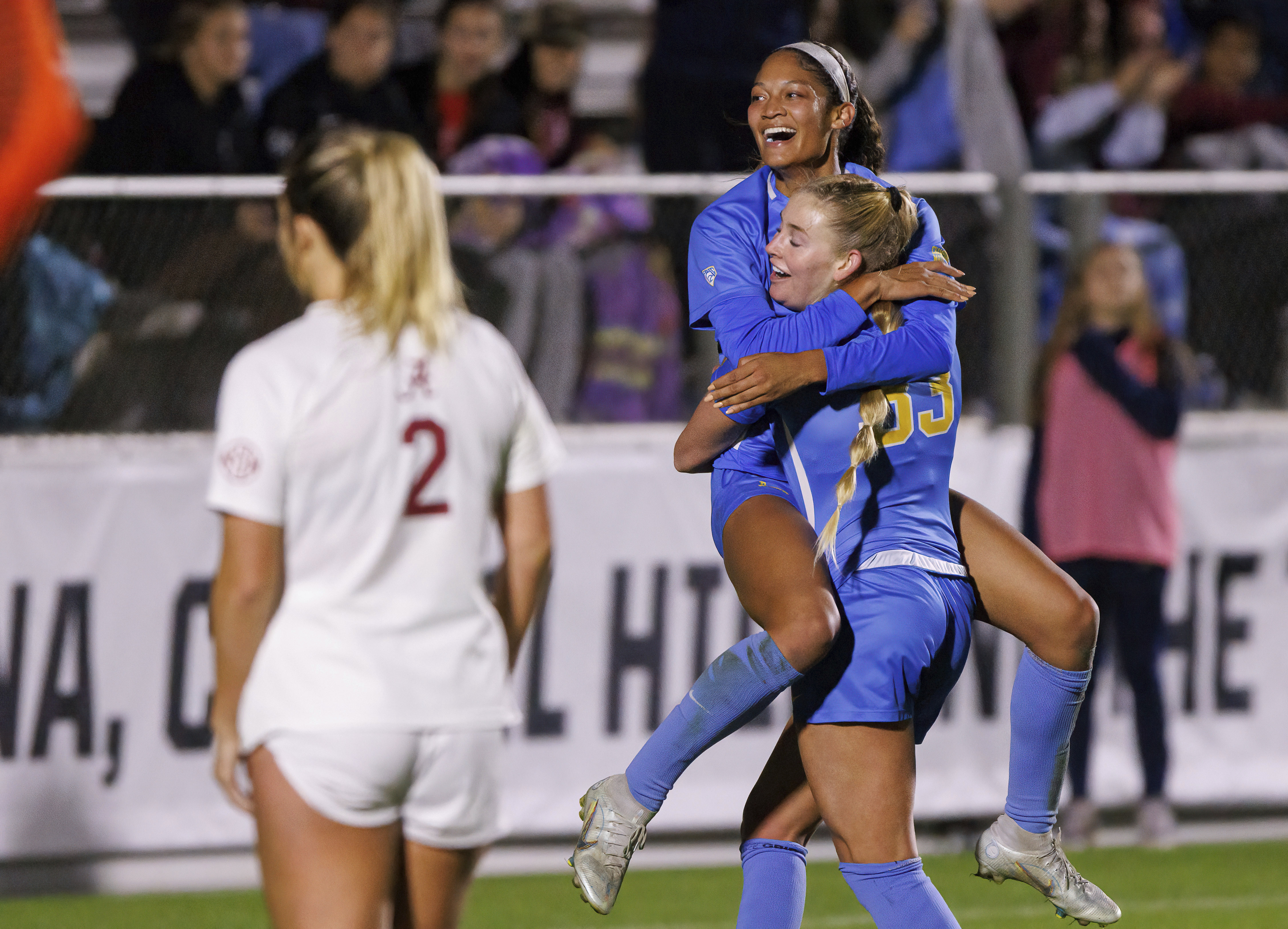 UCLA women's soccer advances to play North Carolina for title - Vimarsana News