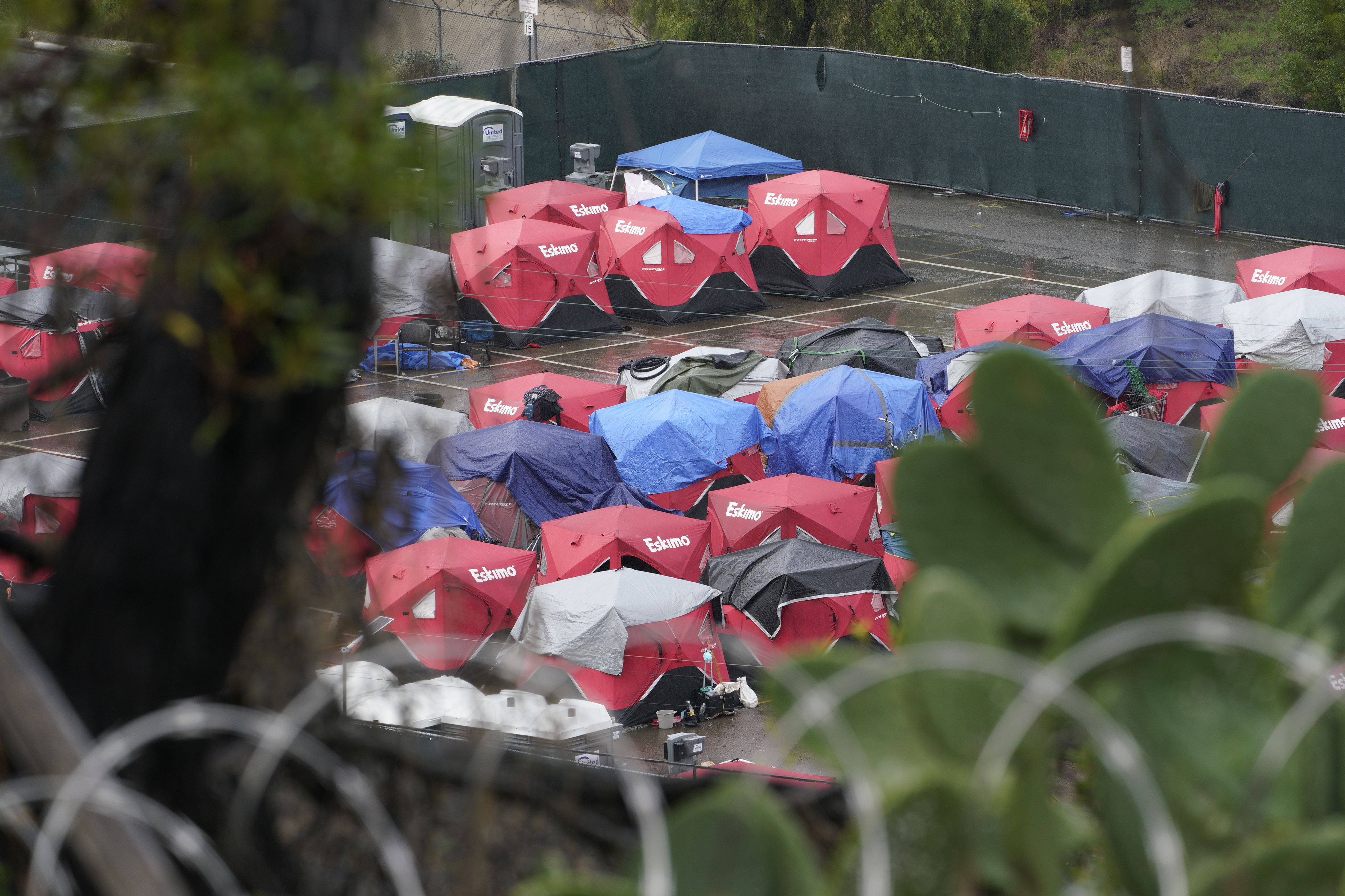San Diego directs more money to its first safe sleeping site, though few have found permanent housing - Vimarsana News