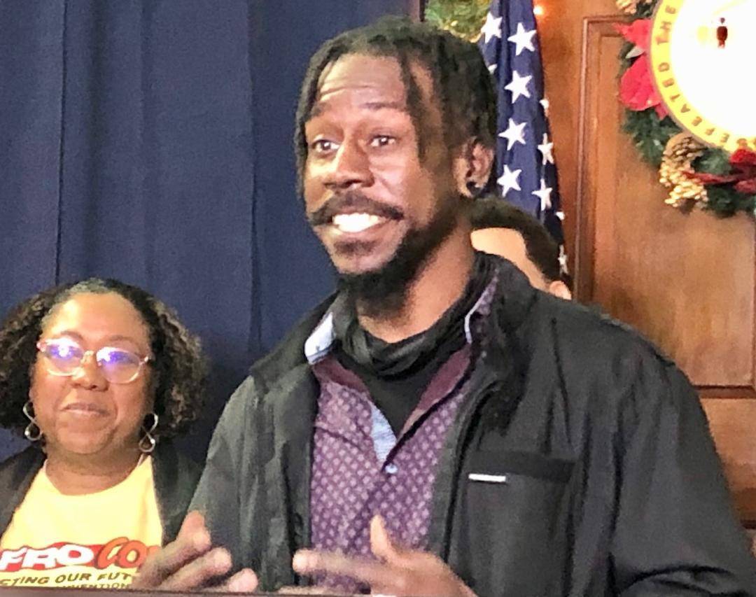 Black job applicant goes ahead with CROWN Act lawsuit against company over hairstyle - Vimarsana News