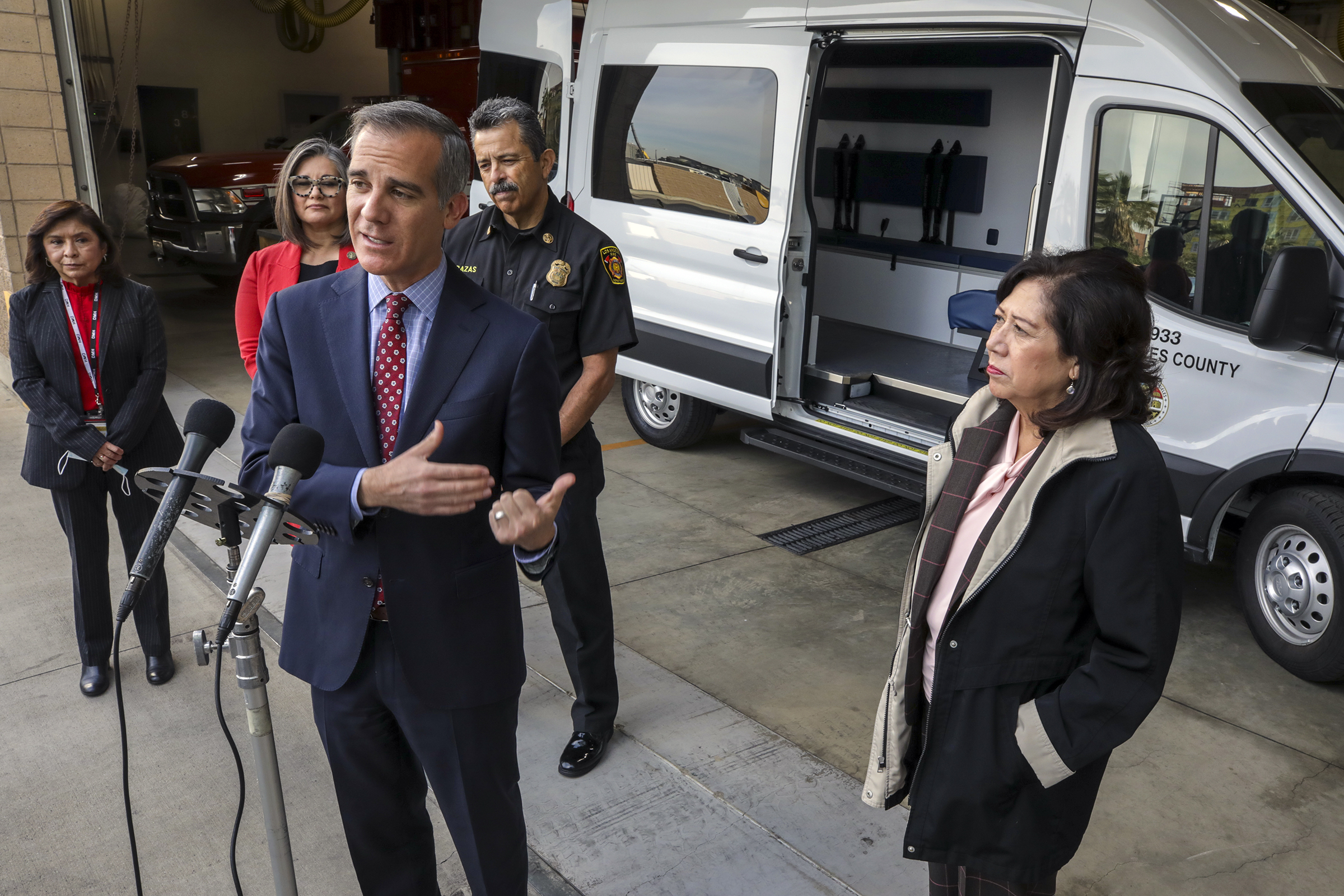 LA city, county roll out pilot program that sends mental health workers to 911 calls - Vimarsana News