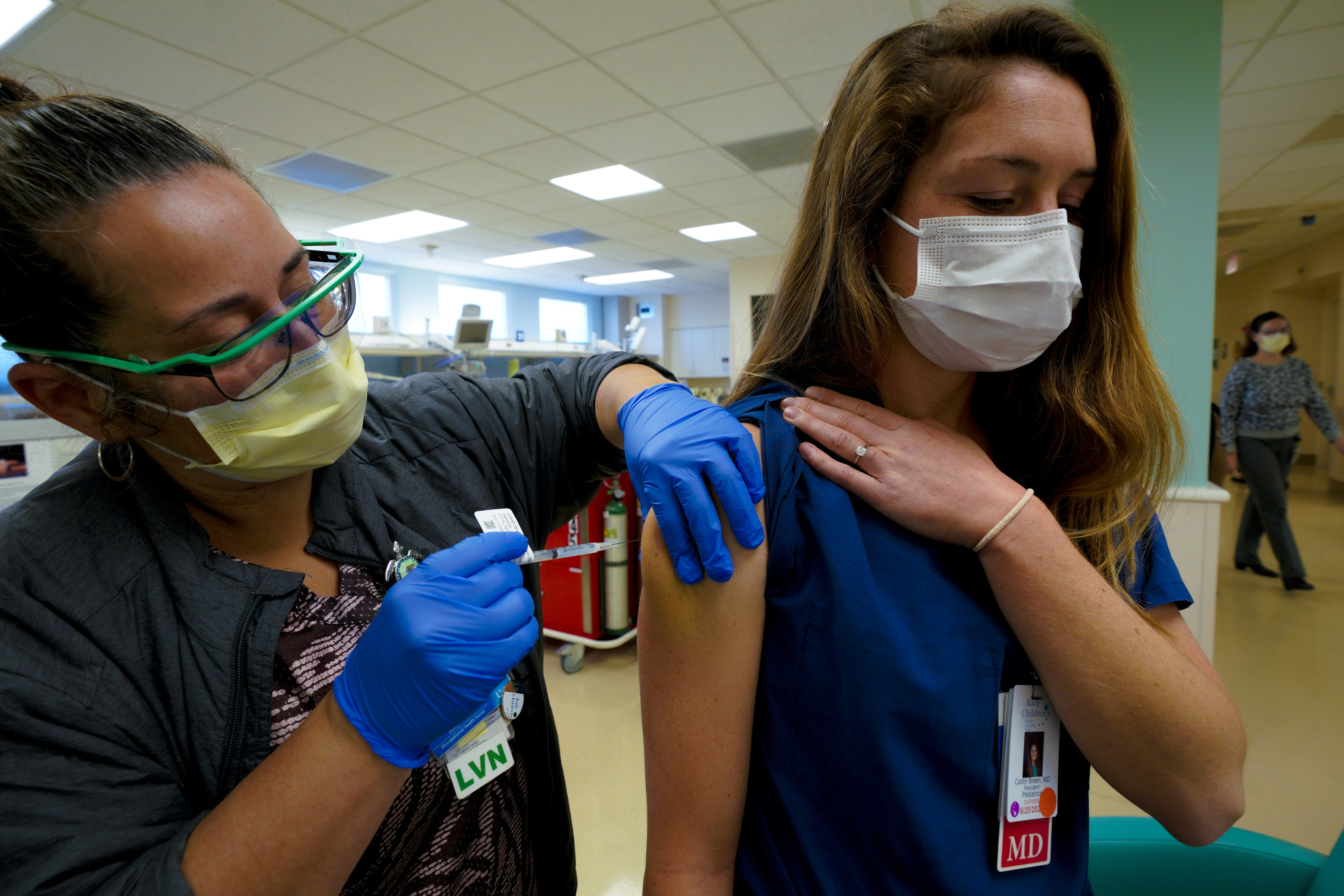 First San Diegans get Moderna vaccine, with scientists urging caution, not panic, over new COVID strain - Vimarsana News
