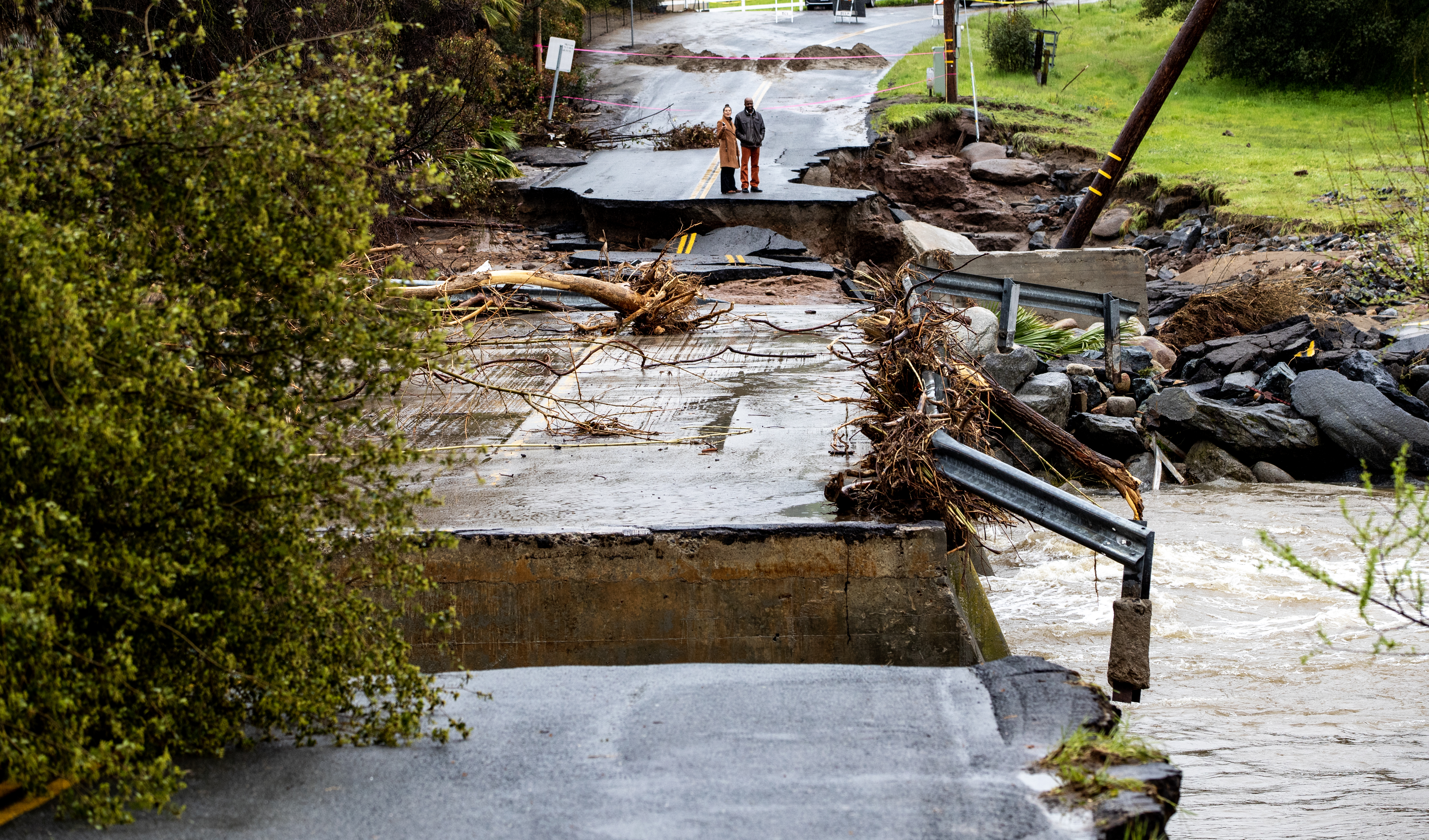 SoCal sees record rainfall as storm brings flooding, evacuations - The San Diego Union-Tribune - Vimarsana News