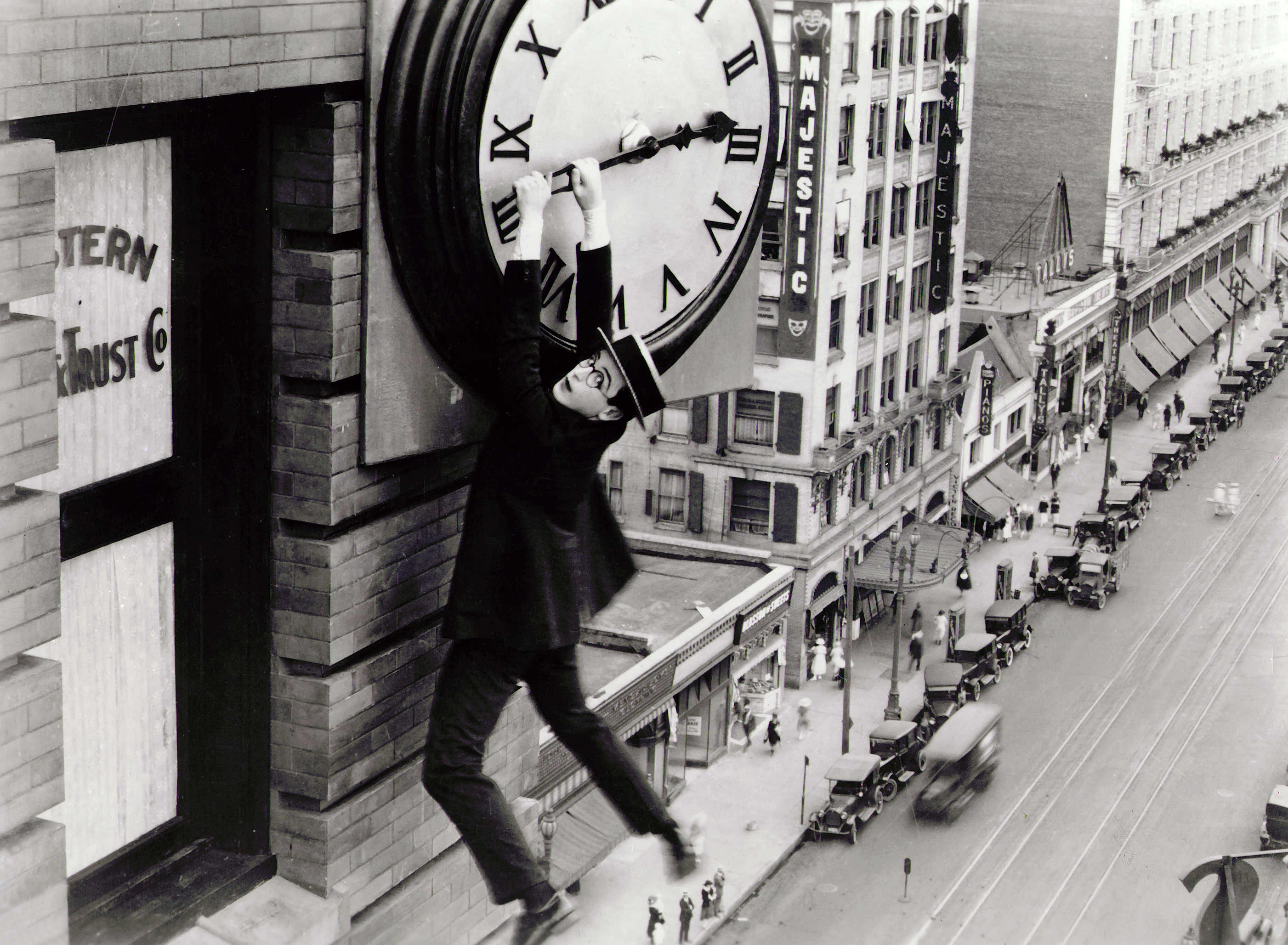 Harold Lloyd's silent-film classic 'Safety Last!' celebrates 100 years - Vimarsana News